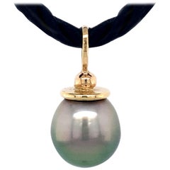 Baroque Tahitian Black Pearl Pendant or Fob with Yellow Gold Cap