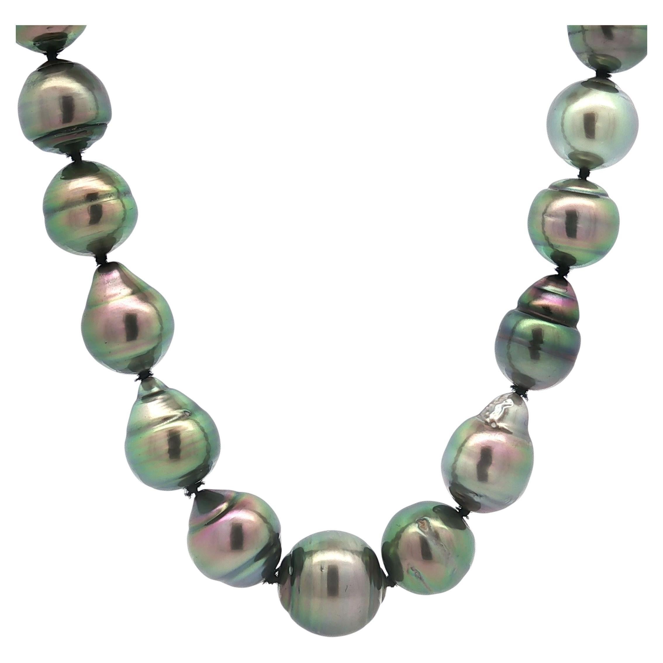 Collana barocca di perle di Tahiti da 15" con chiusura a vite in oro 18k Sand Blast in vendita