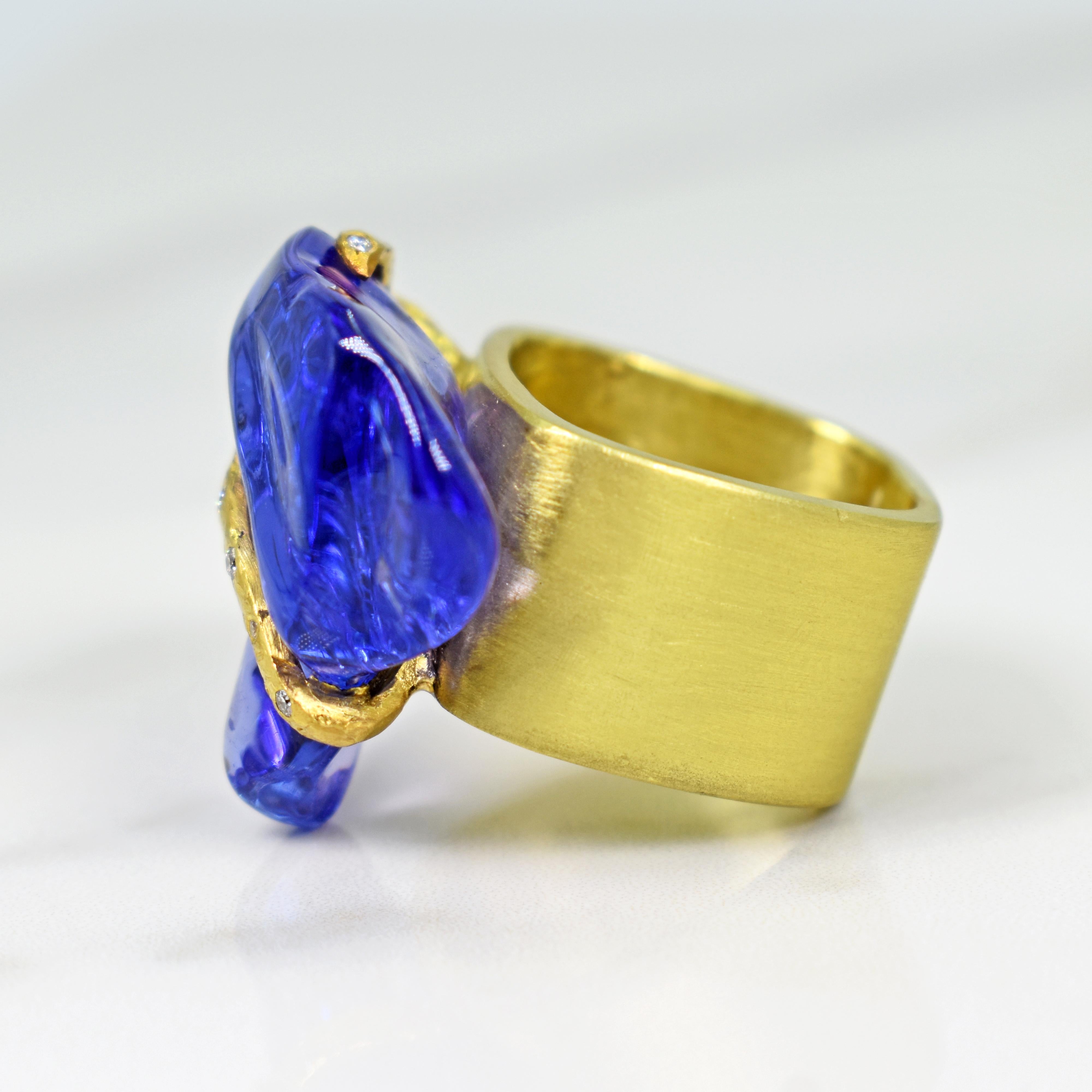 Round Cut Baroque Tanzanite, Diamond and Gold Cocktail Statement Ring For Sale