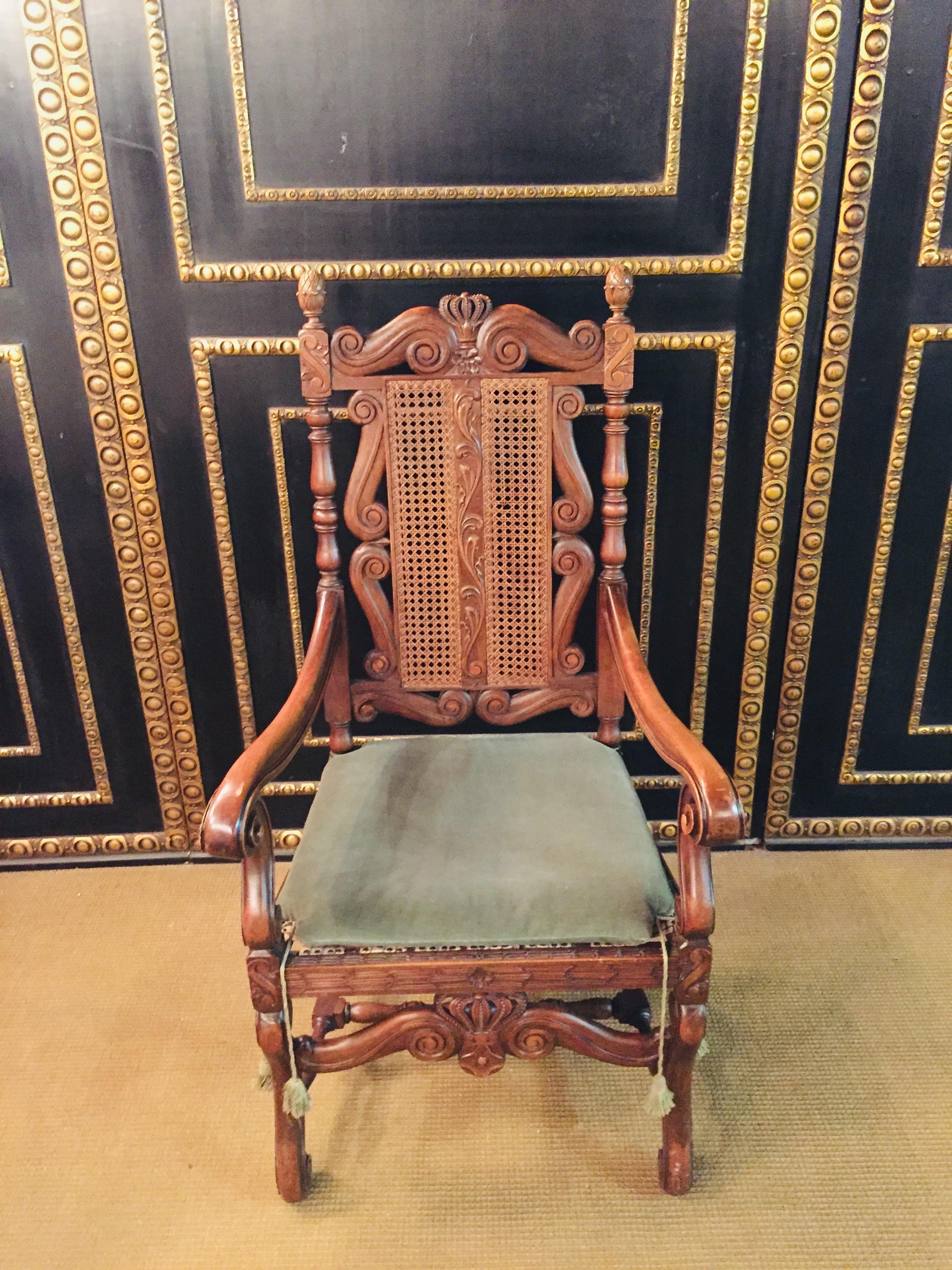 Antique Baroque Throne Armchair Fully Carved with Crown, circa 1880 Walnut For Sale 4