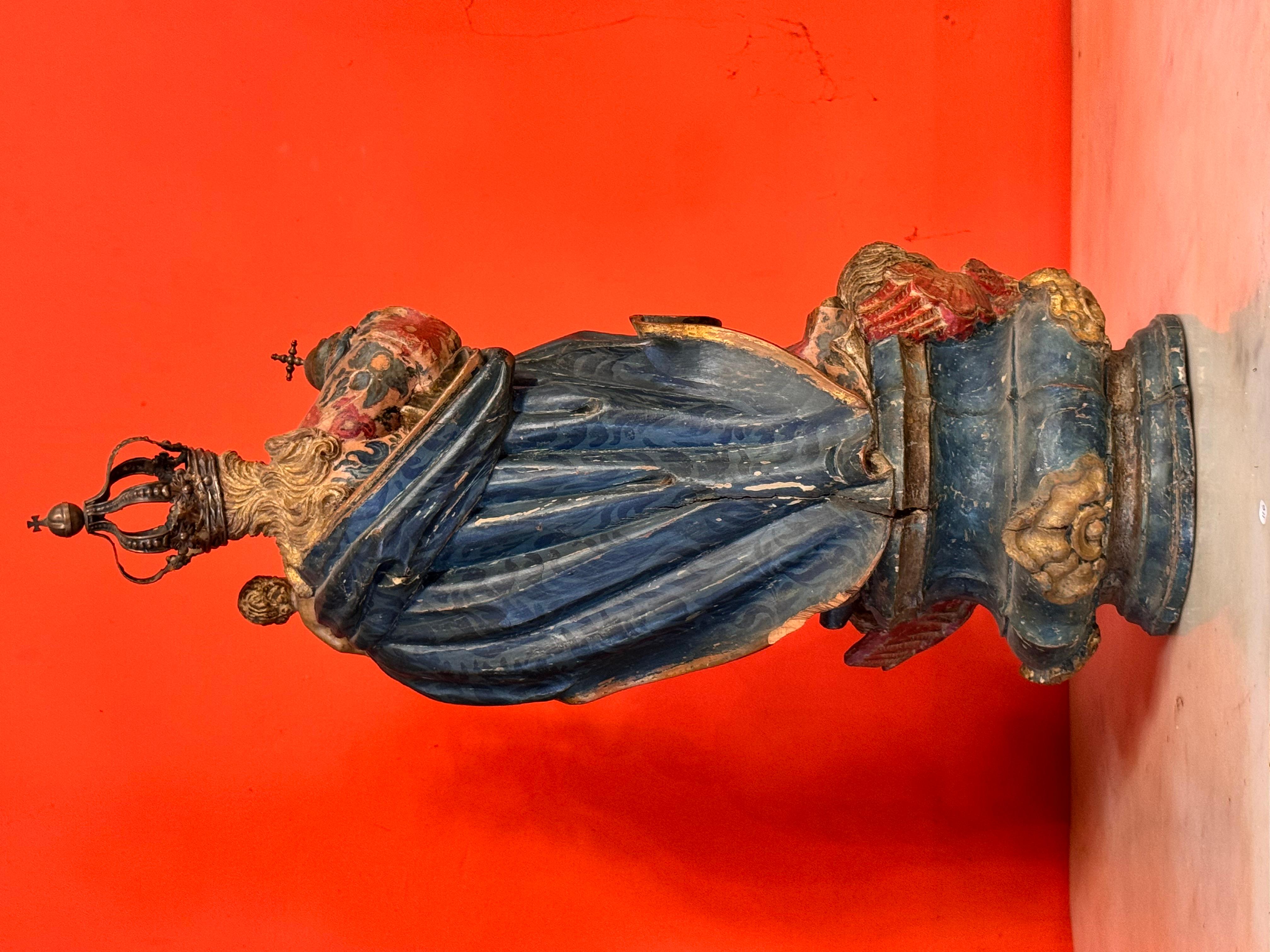 Vergine e Bambino barocchi in legno policromo con corona d'argento, Spagna, XVII sec. in vendita 2