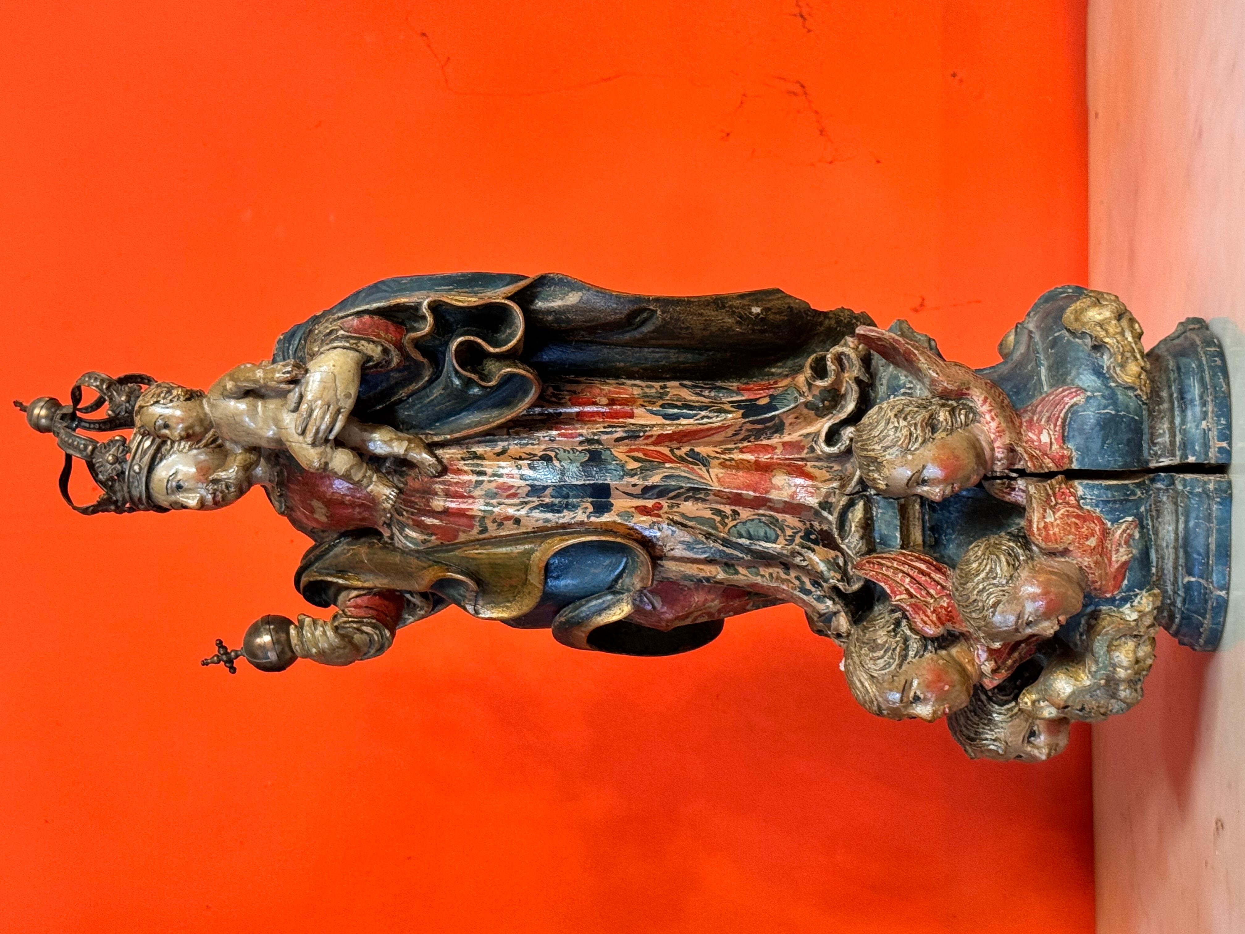 Argento Vergine e Bambino barocchi in legno policromo con corona d'argento, Spagna, XVII sec. in vendita