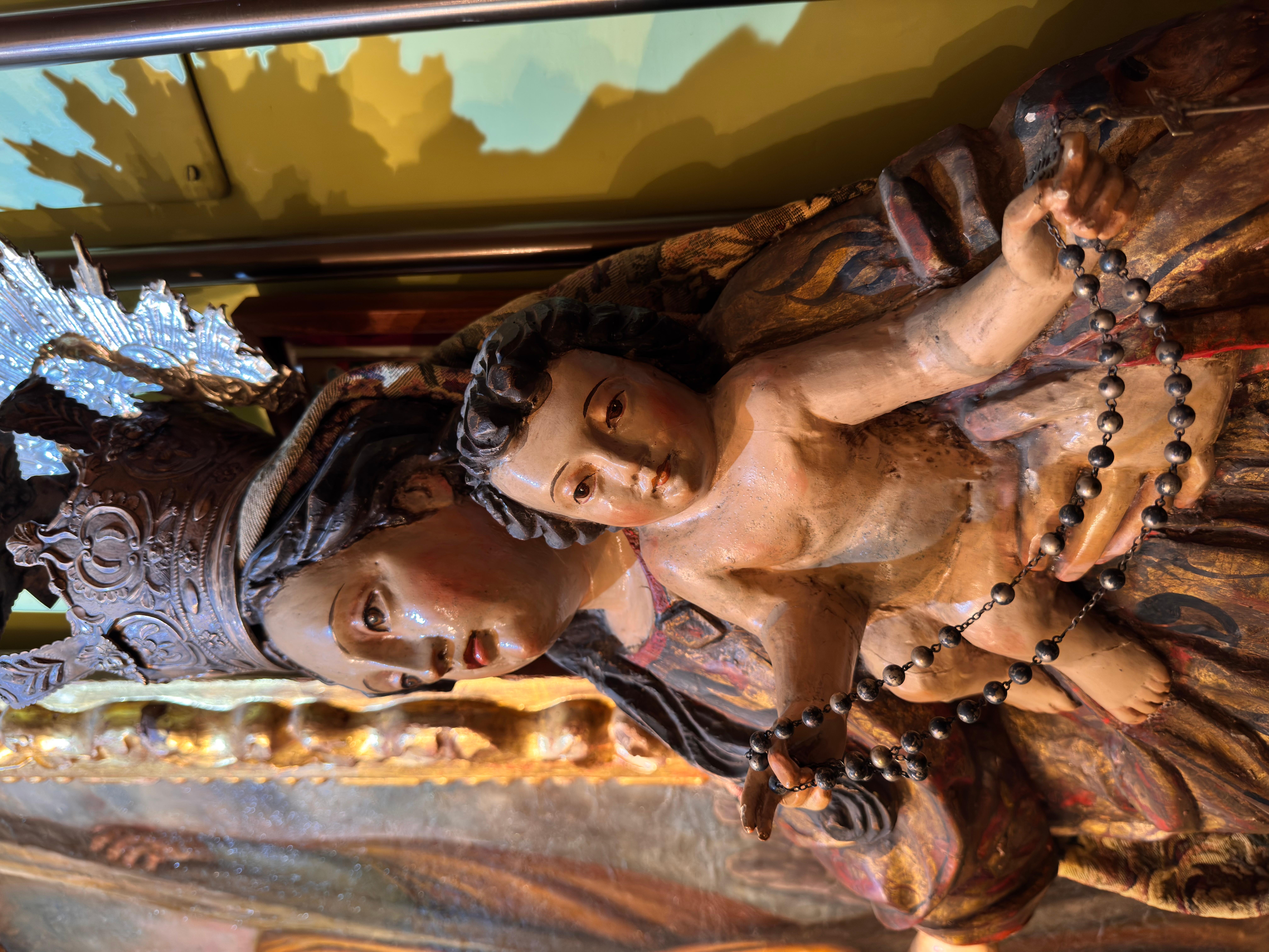 Vergine e Bambino barocco con corona d'argento peruviana, Spagna, XVIII secolo in vendita 3