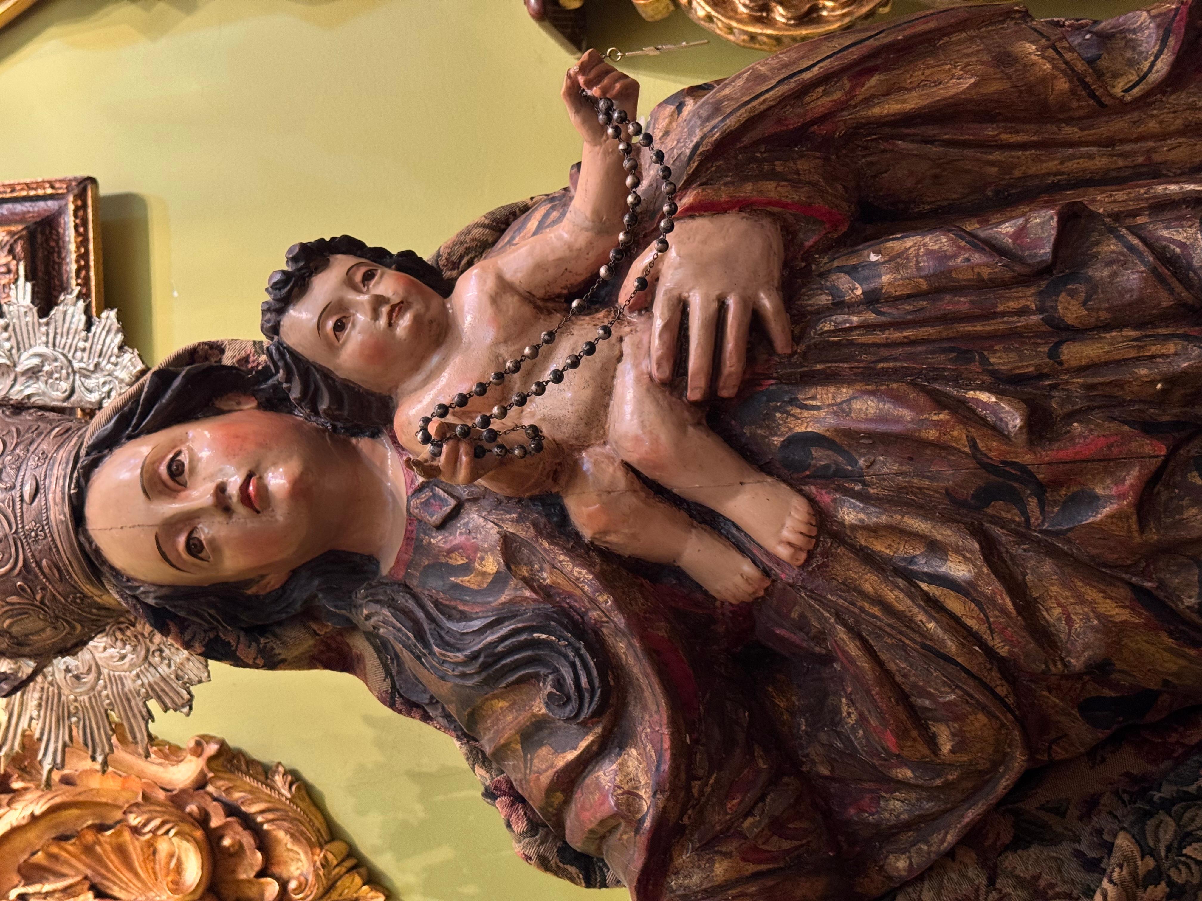 Spagnolo Vergine e Bambino barocco con corona d'argento peruviana, Spagna, XVIII secolo in vendita