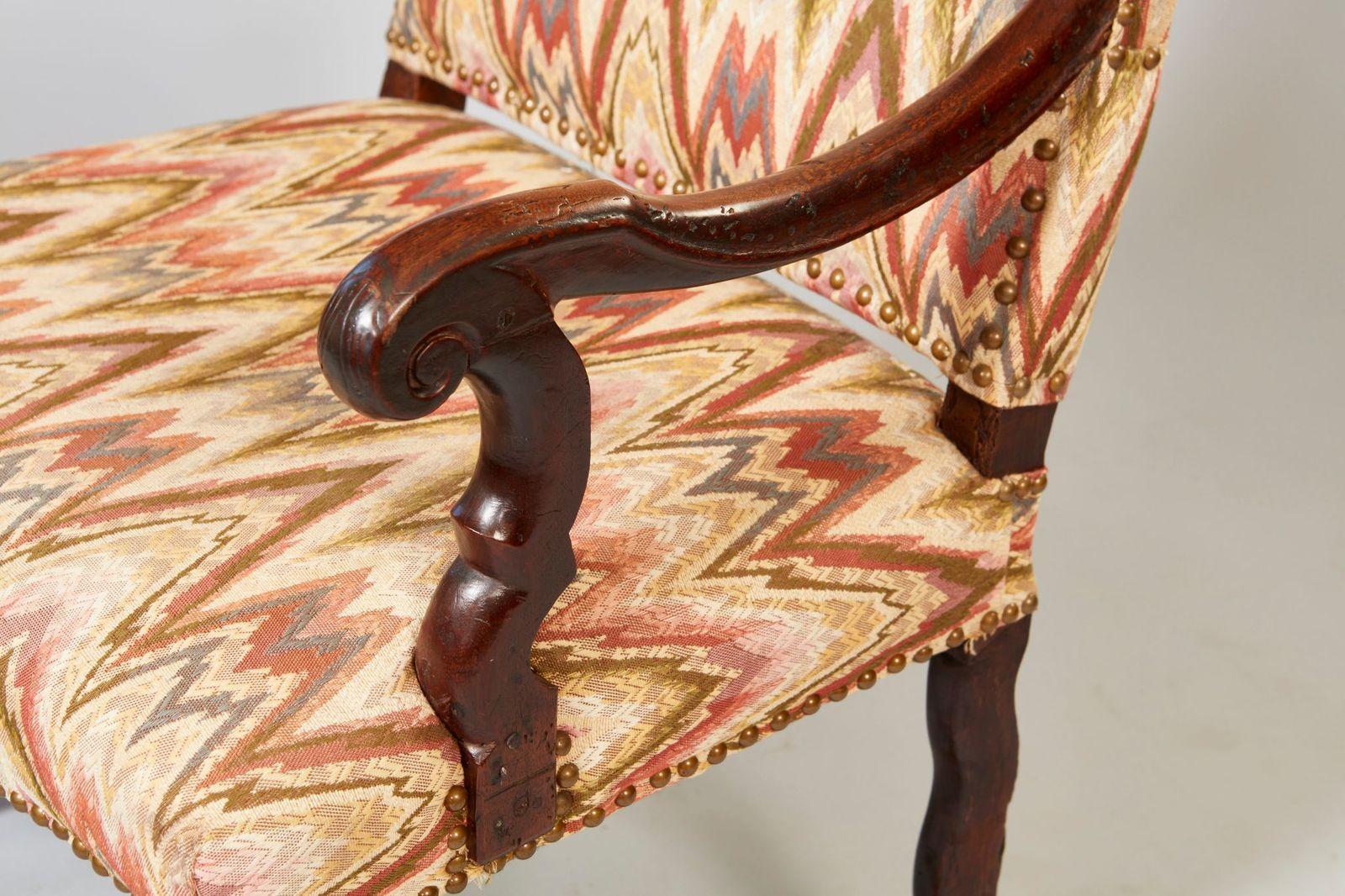 Sillón barroco de nogal principios del siglo XVIII en venta