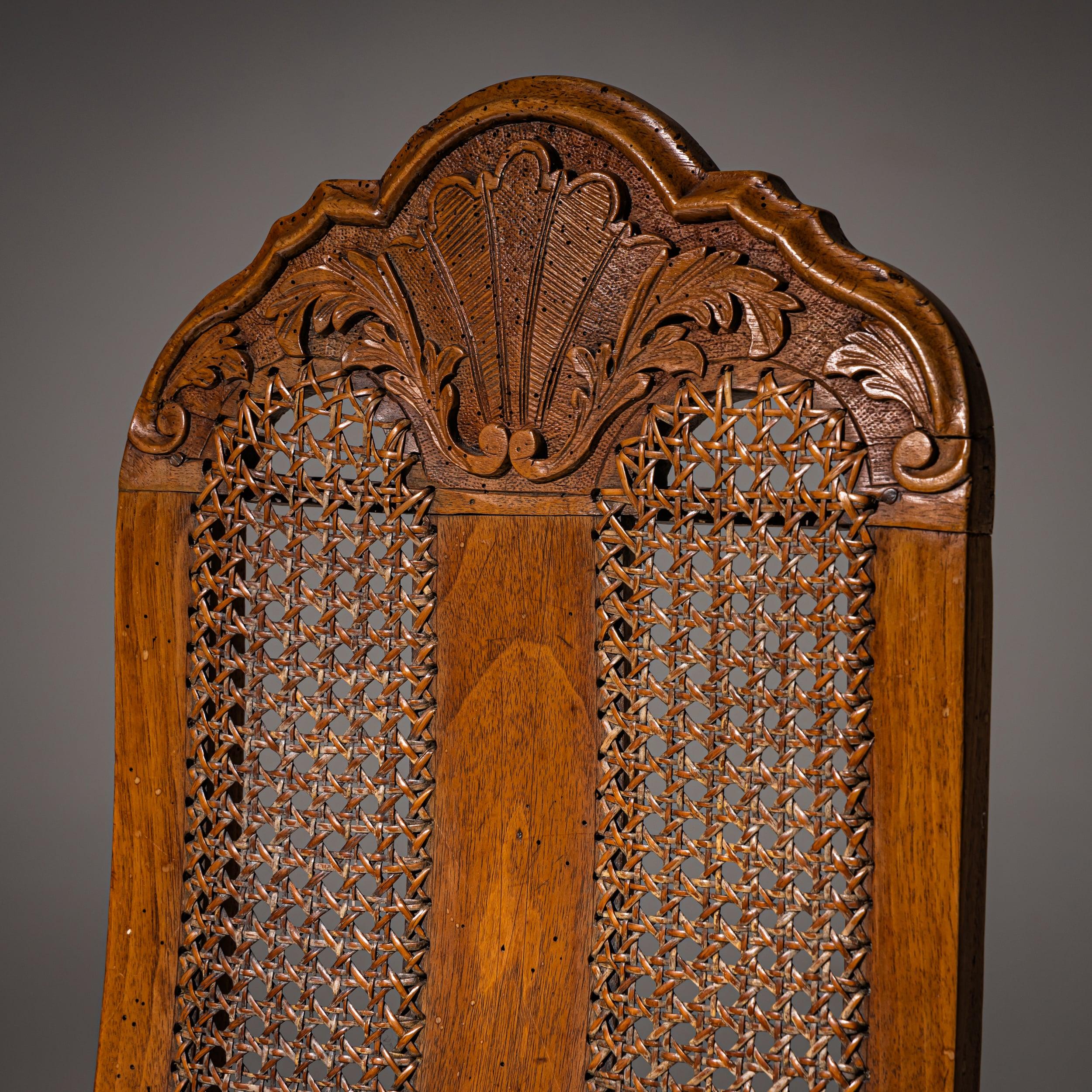 Silla barroca de nogal, probablemente Brunswick, hacia 1750 Nogal en venta