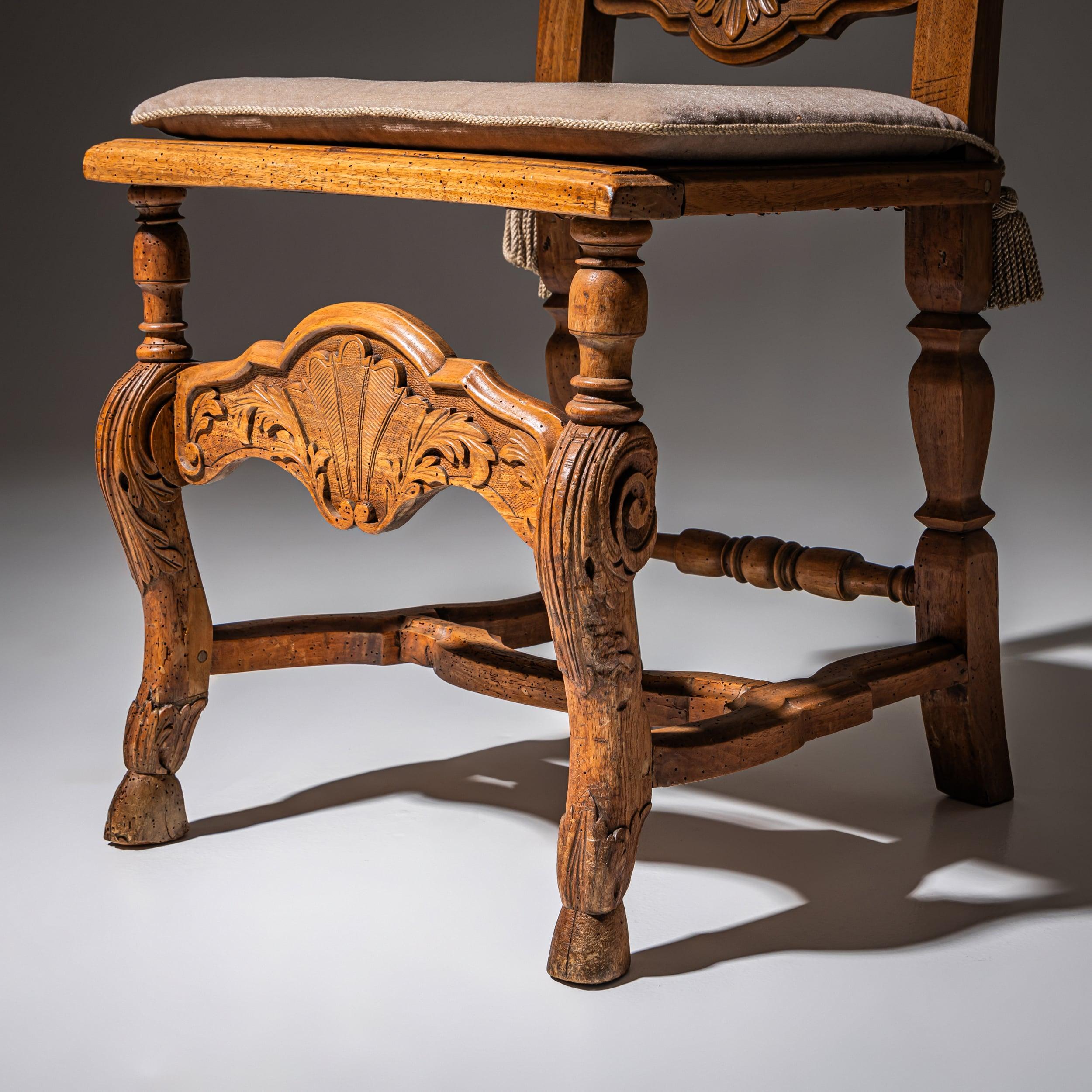 Silla barroca de nogal, probablemente Brunswick, hacia 1750 en venta 1