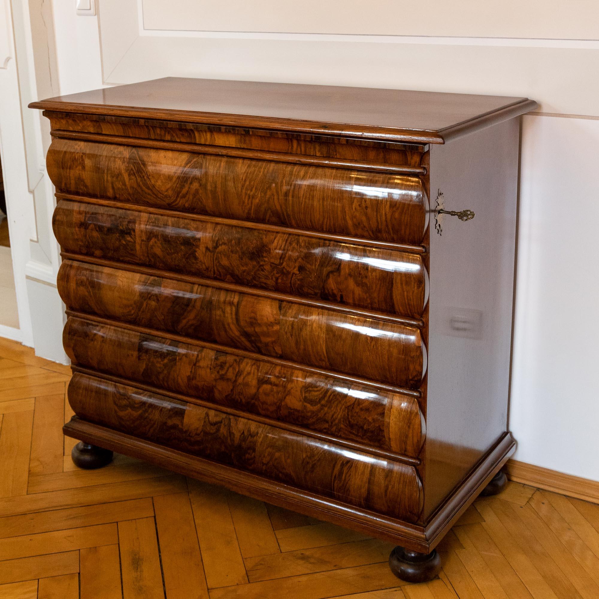 18th Century and Earlier Baroque Walnut Chest of Drawers, Nuremberg, Germany 18th Century