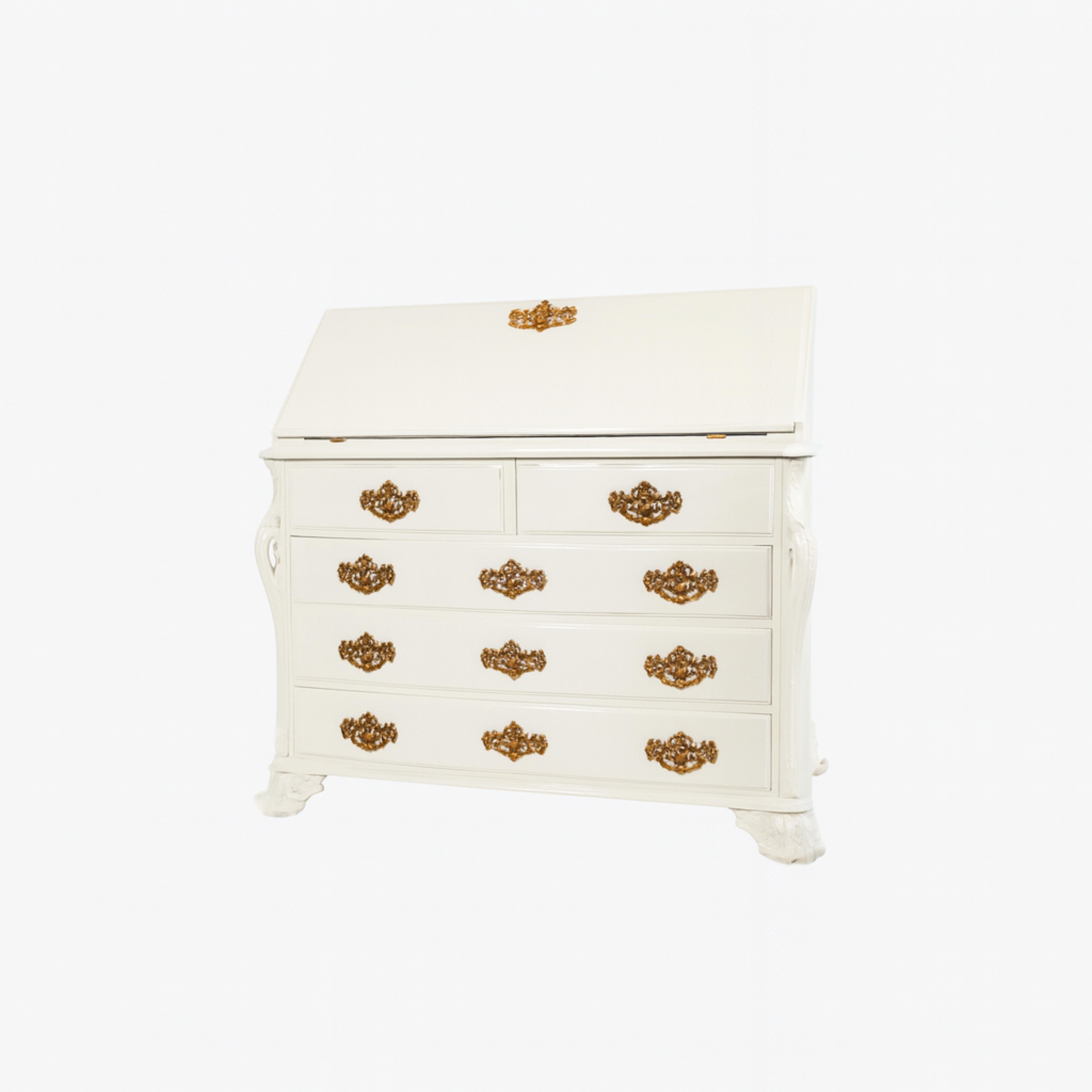 Baroque Walnut Off White Lacquer Cabinet, 20th Century en Bueno estado para la venta en Lisbon, PT