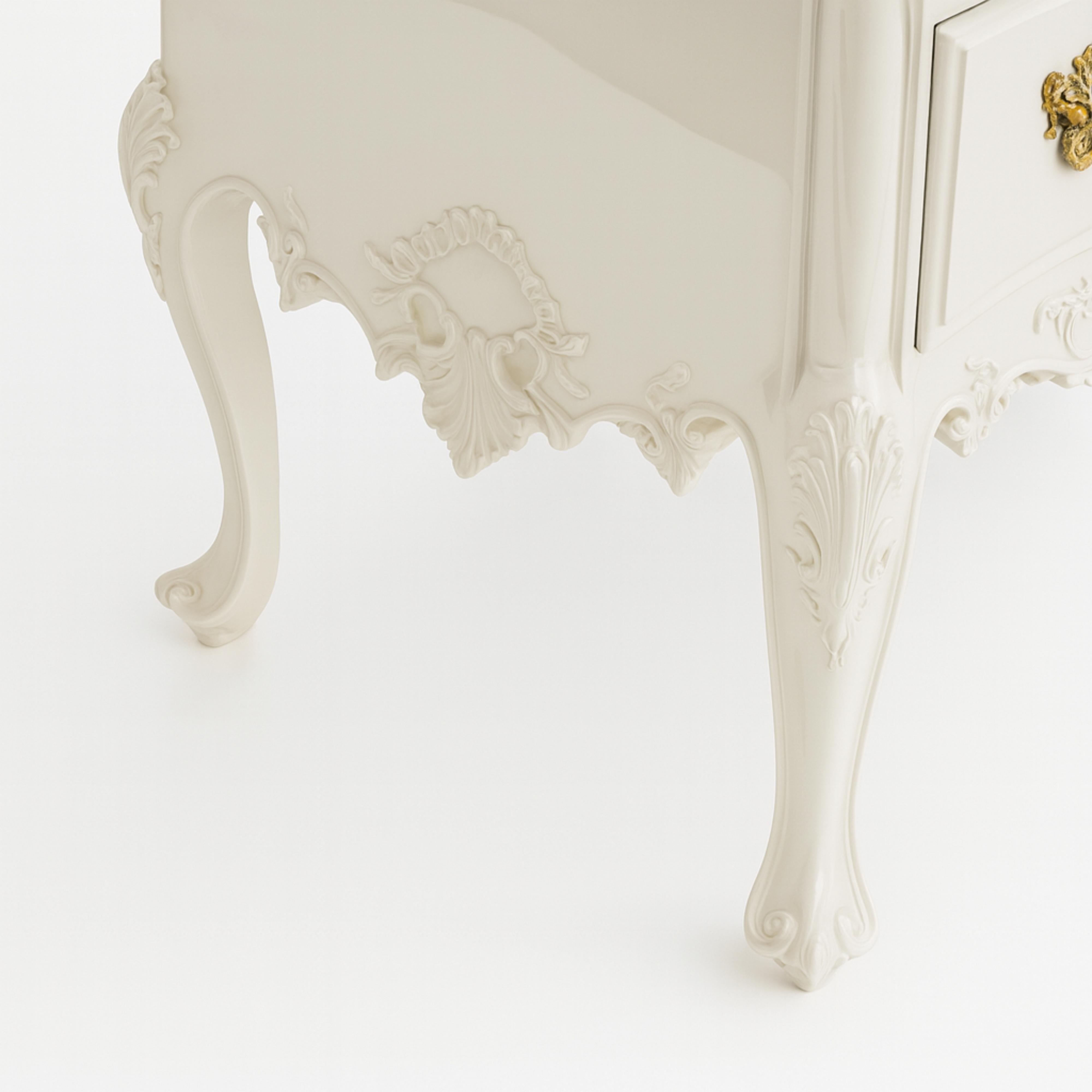 Baroque Walnut Off White Lacquer Chests of drawers, 19th Century (Barock) im Angebot