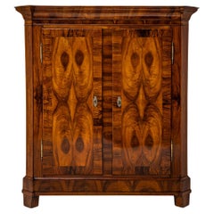 Armoire baroque en noyer, Suisse, vers 1800