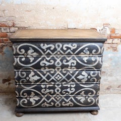 Baroque Wavy-front Chest of drawers, Nuremberg 18th Century