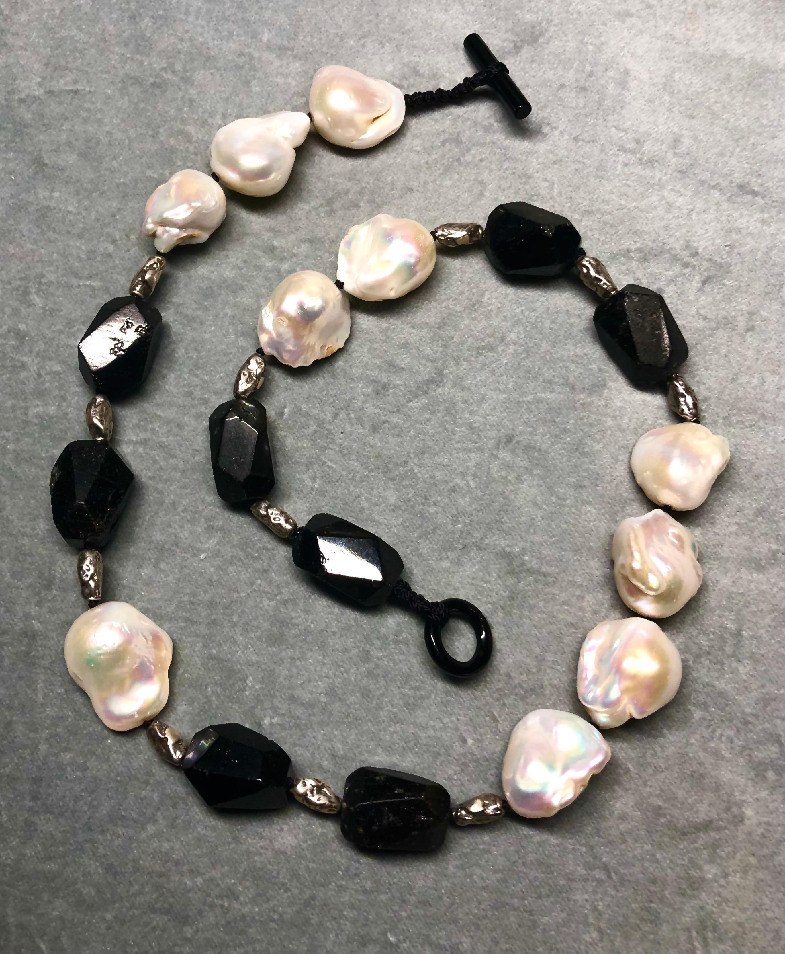 Baroque White Freshwater pearls and tourmaline nugget beads necklace In New Condition For Sale In New Orleans, LA