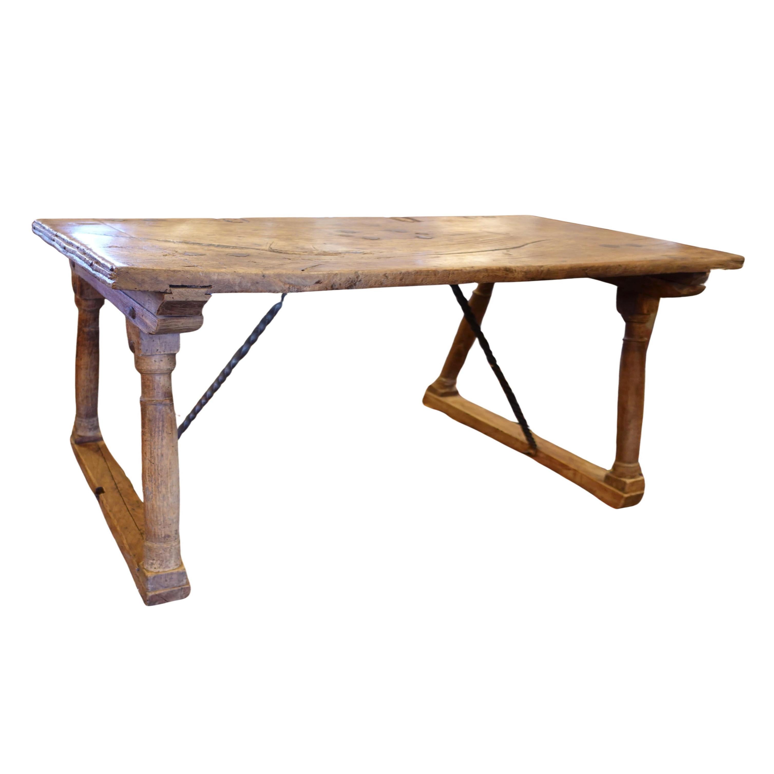 Barock Holz und Eisen Spanisch Folding Traveling Table (18. Jahrhundert und früher) im Angebot