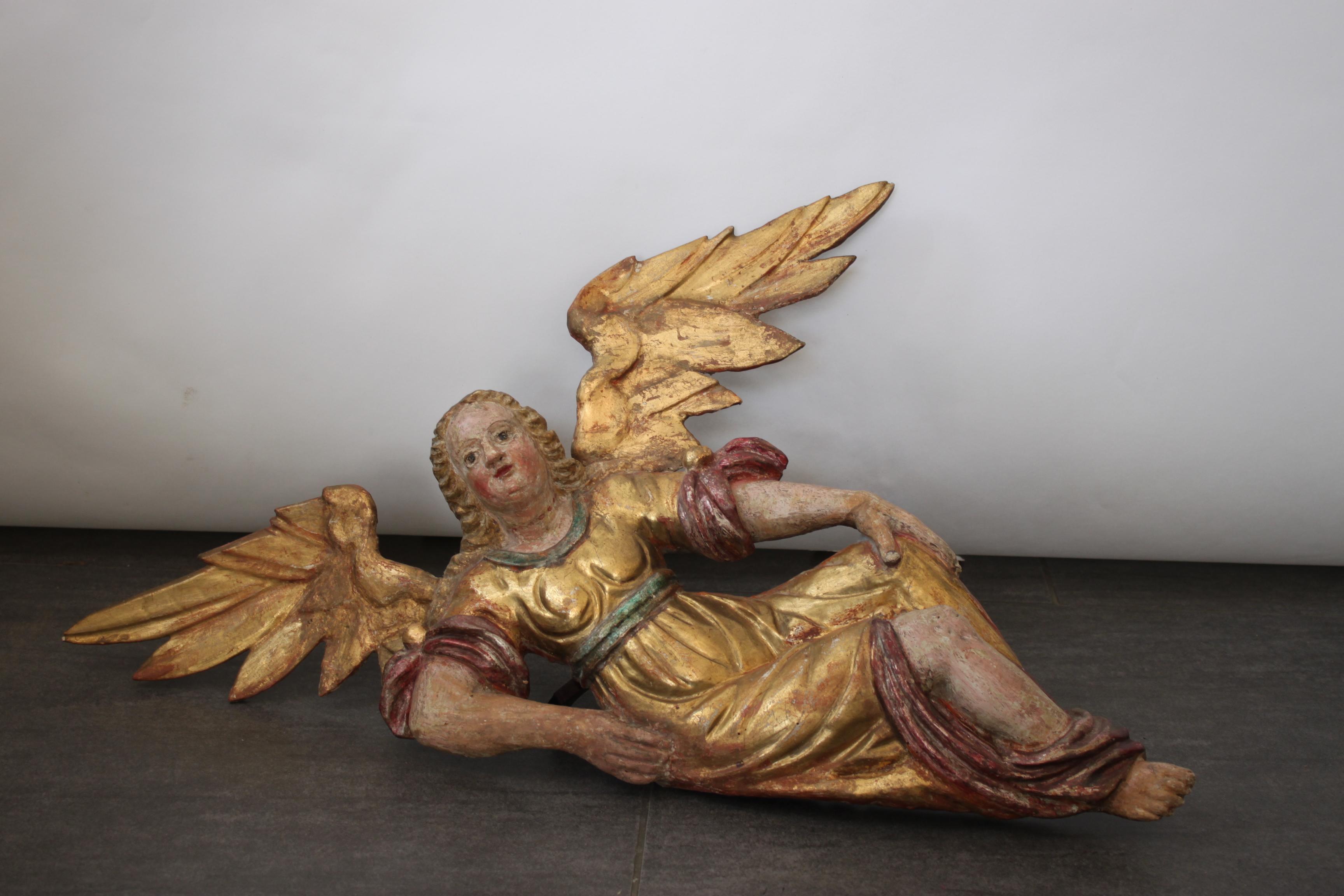Baroque wooden polychrome angel, 17th century,
wonderful condition and color
golden parts in good condition.

 