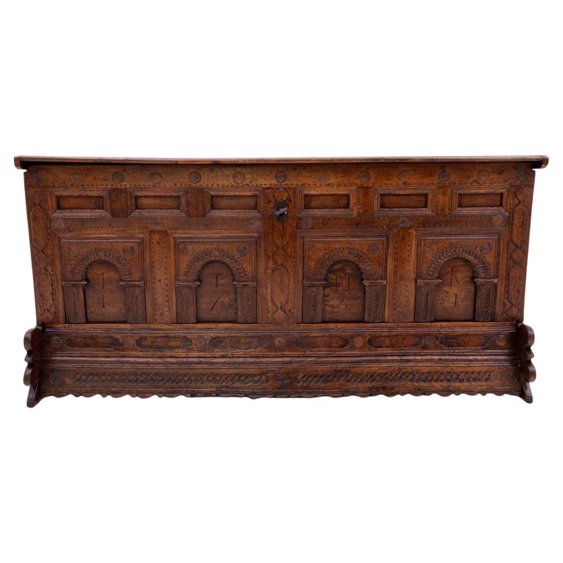 Cassapanca barocca in legno del 1781.