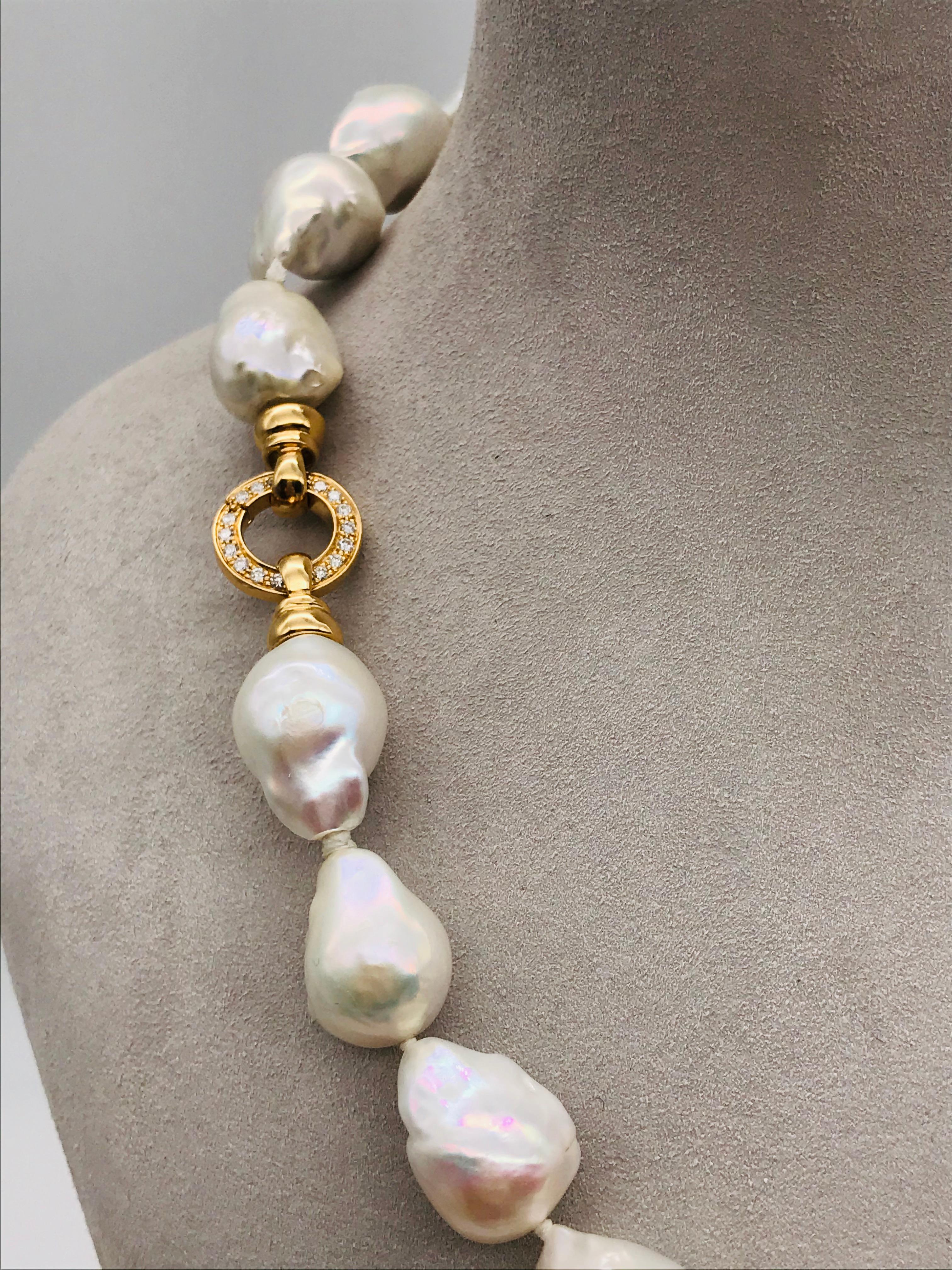Women's Baroques Pearls Necklaces with Gold and Diamonds Clasp