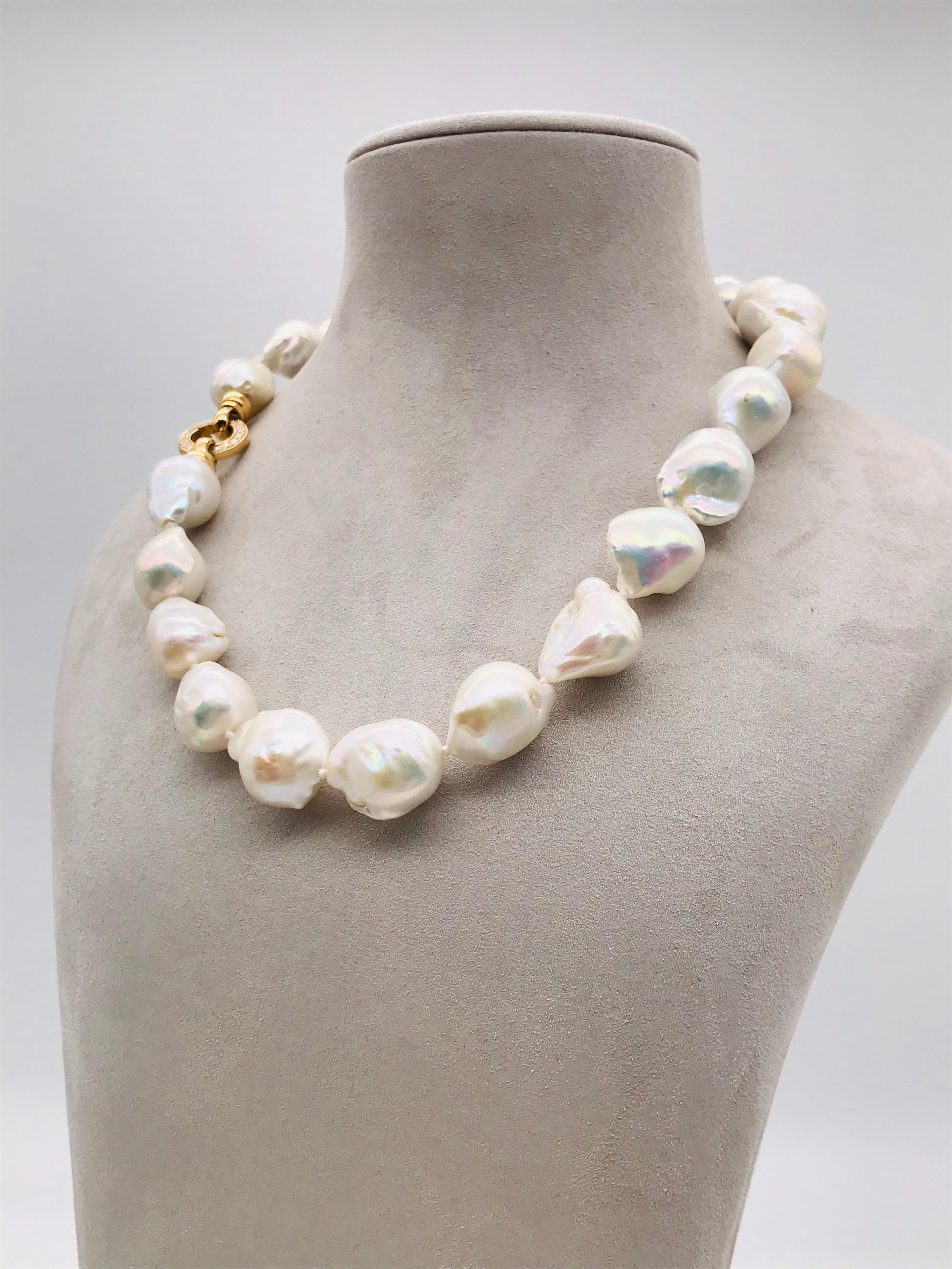 Baroques Pearls Necklaces with Gold and Diamonds Clasp 1