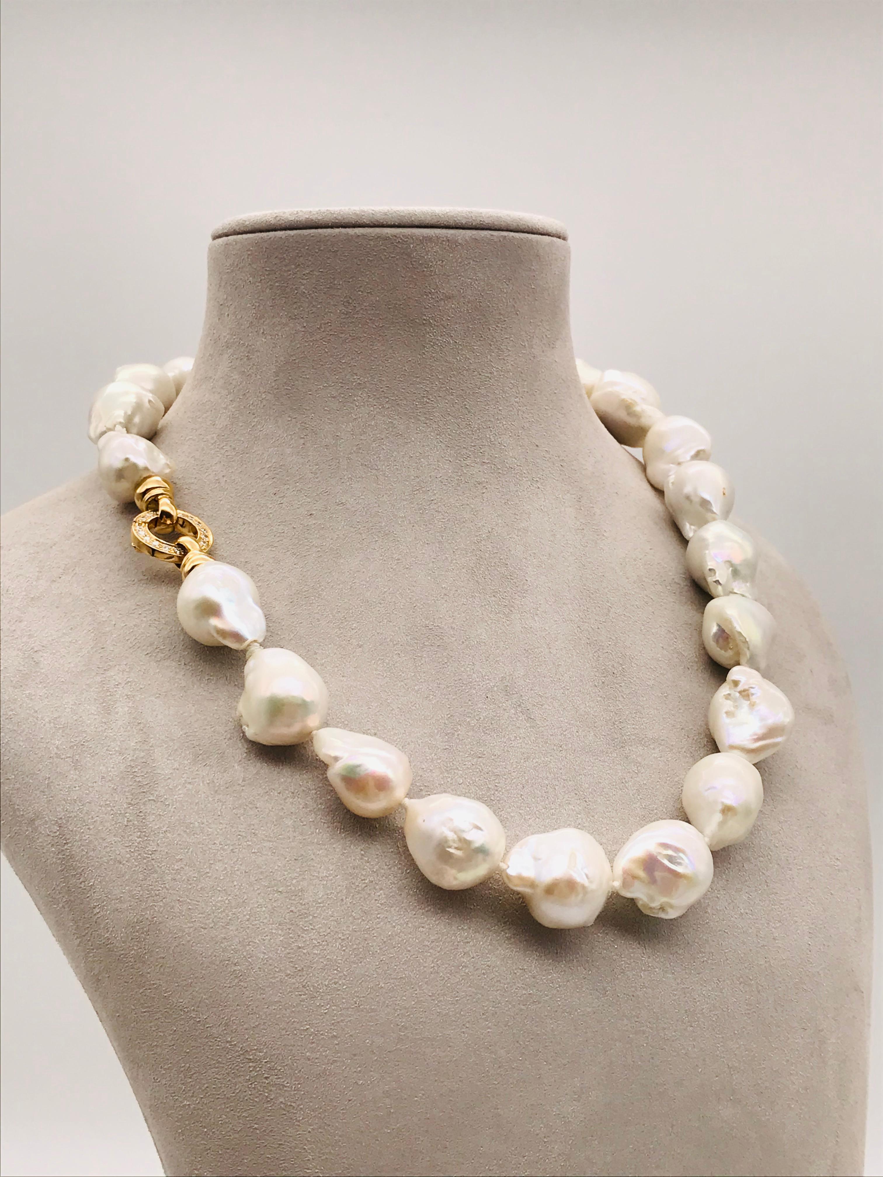 Baroques Pearls Necklaces with Gold and Diamonds Clasp 2