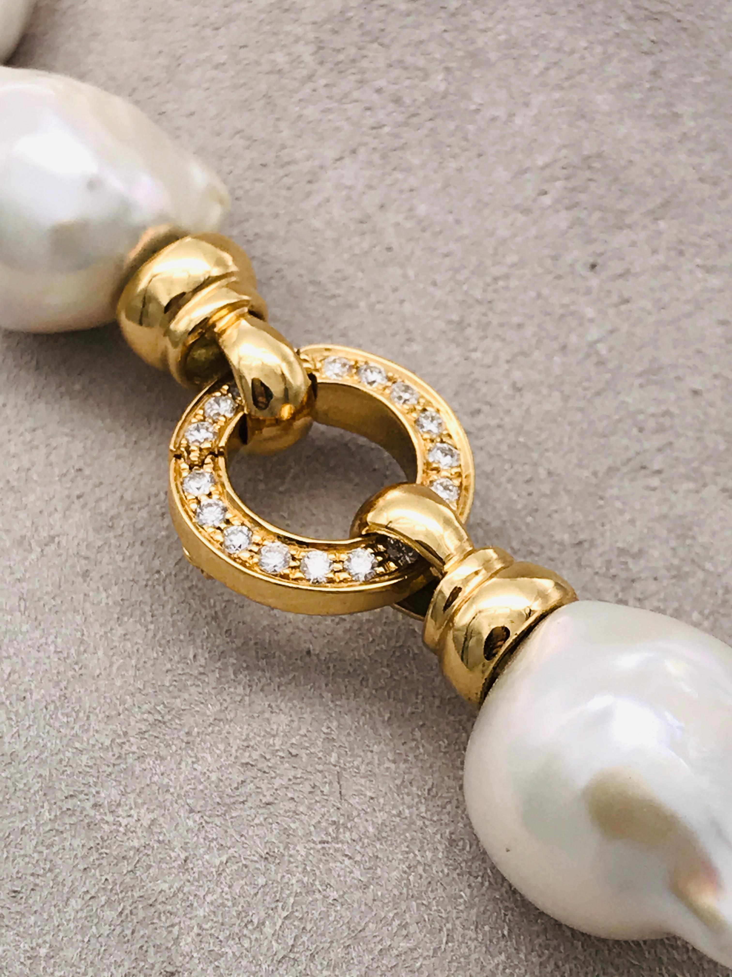 Baroques Pearls Necklaces with Gold and Diamonds Clasp 3
