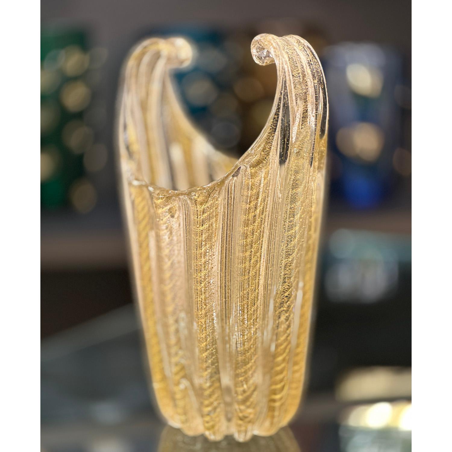 Barovier- und Toso-Vase aus geriffeltem Kunstglas mit Avventurina, 1950er Jahre (Italienisch) im Angebot