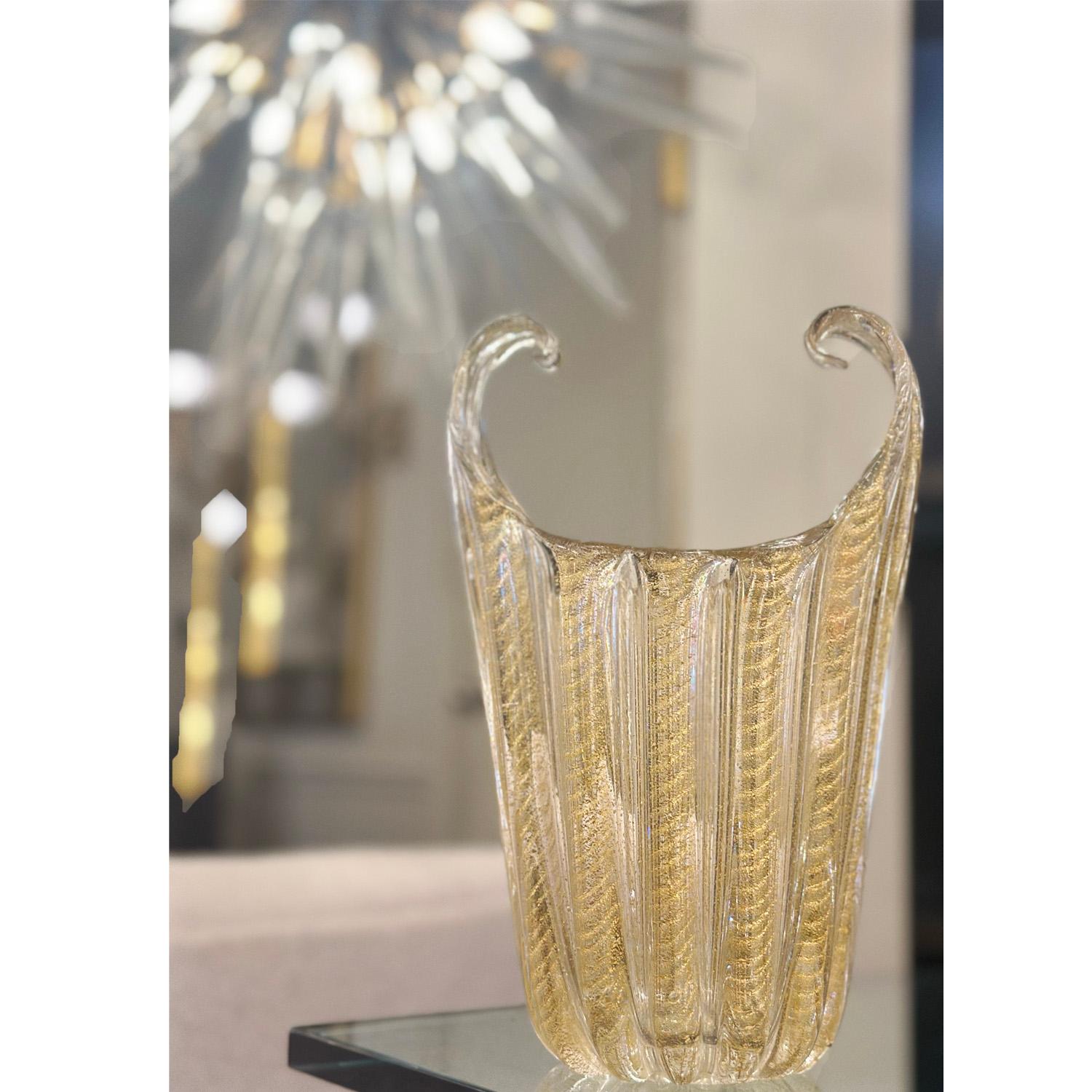 Barovier- und Toso-Vase aus geriffeltem Kunstglas mit Avventurina, 1950er Jahre (Kupfer) im Angebot