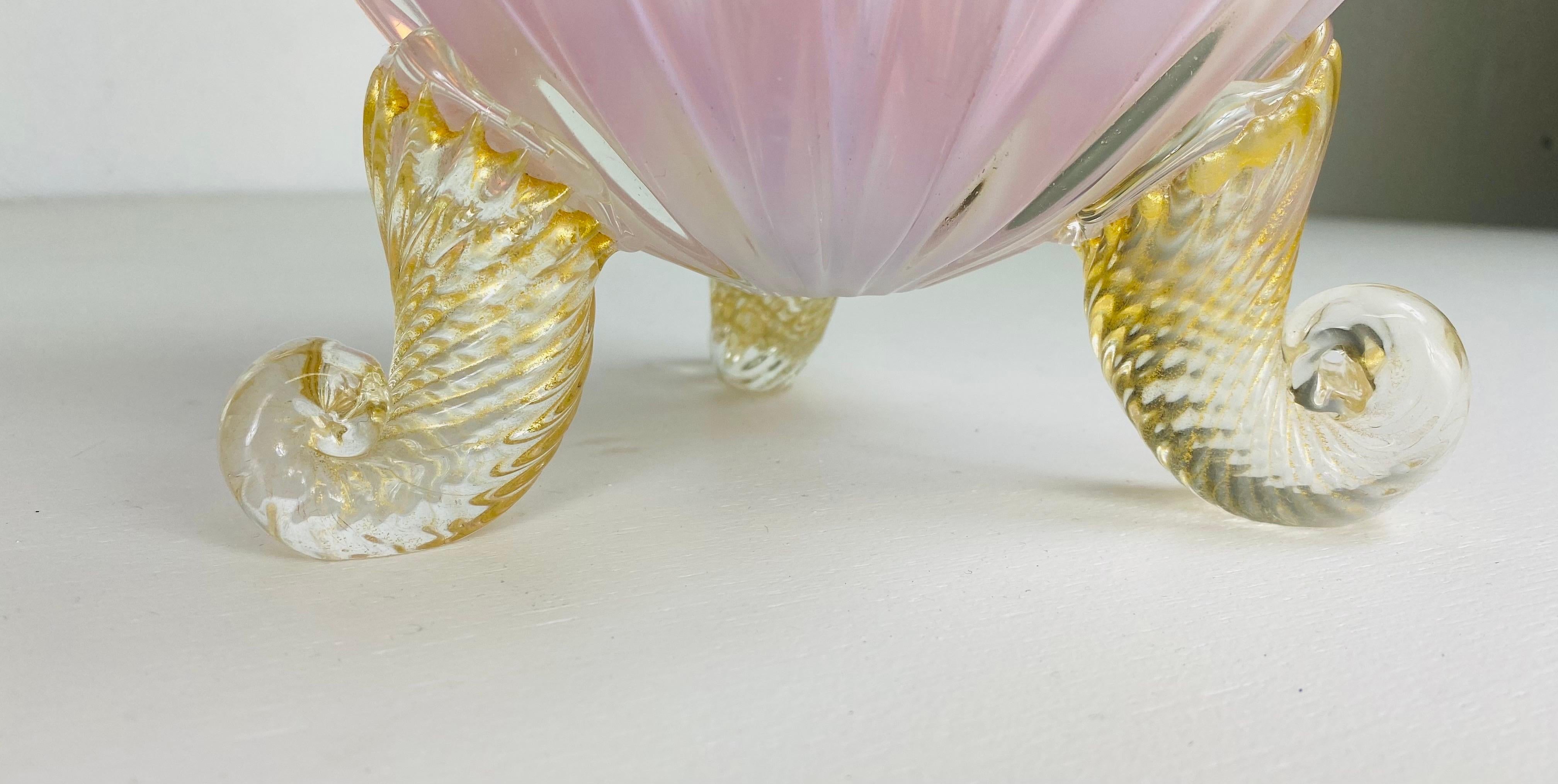Fin du 20e siècle Barovier&Toso vase à pied rose et or soufflé à la main à Murano en vente