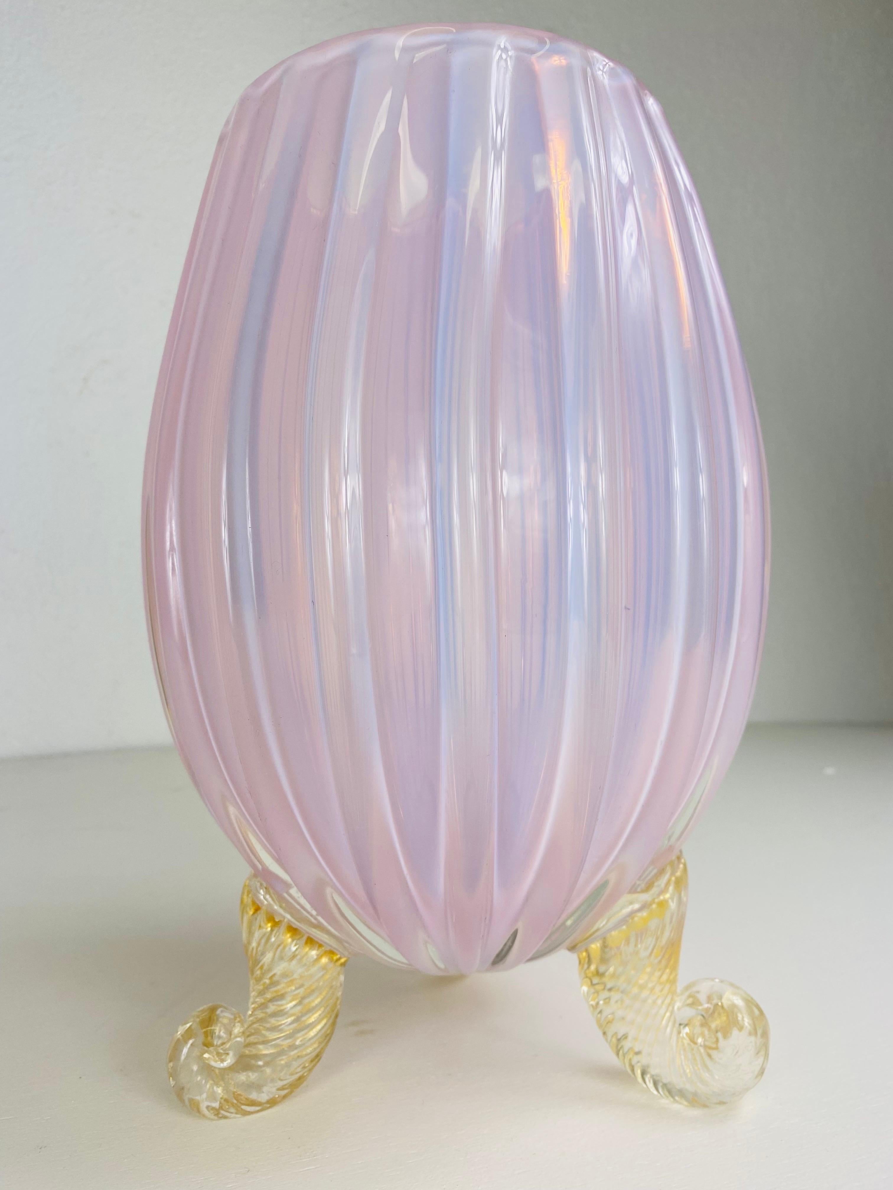 Verre Barovier&Toso vase à pied rose et or soufflé à la main à Murano en vente
