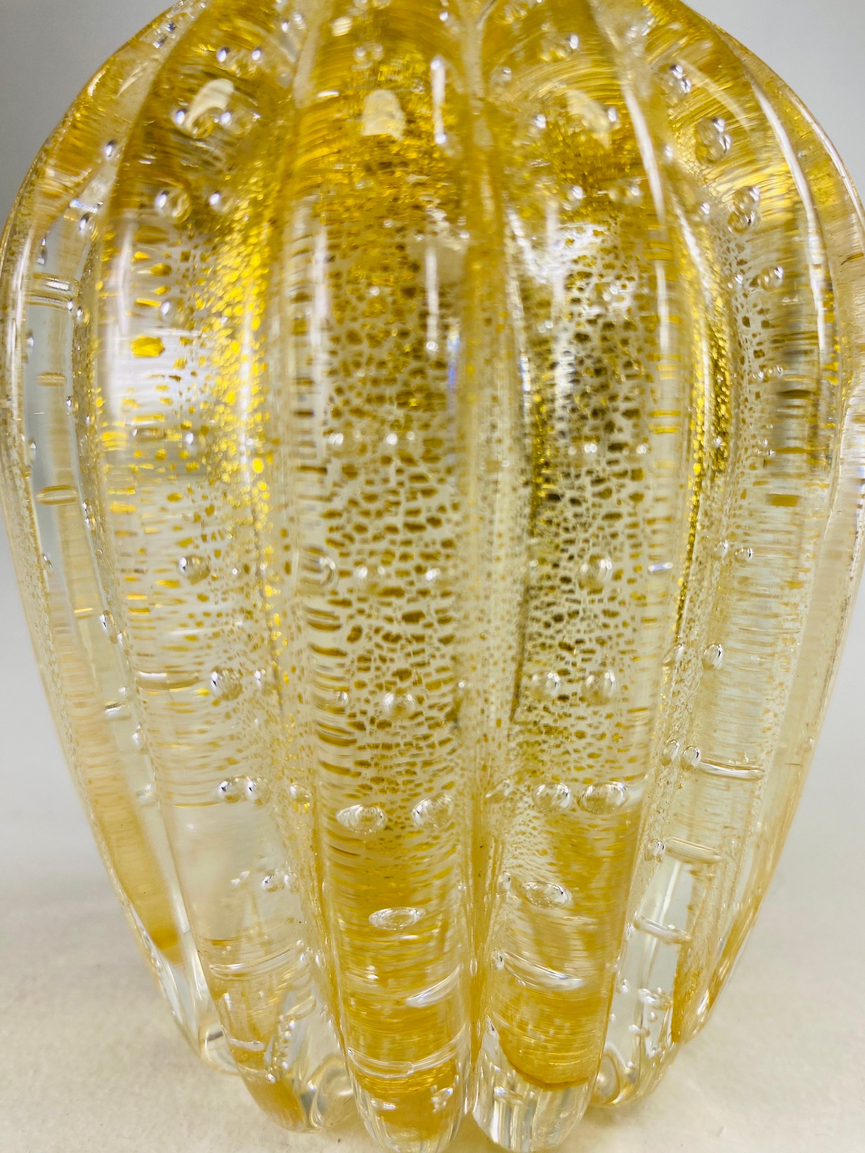Verre Barovier and Toso, bouteille de parfum en verre de Murano soufflé à la main avec bouchon en vente