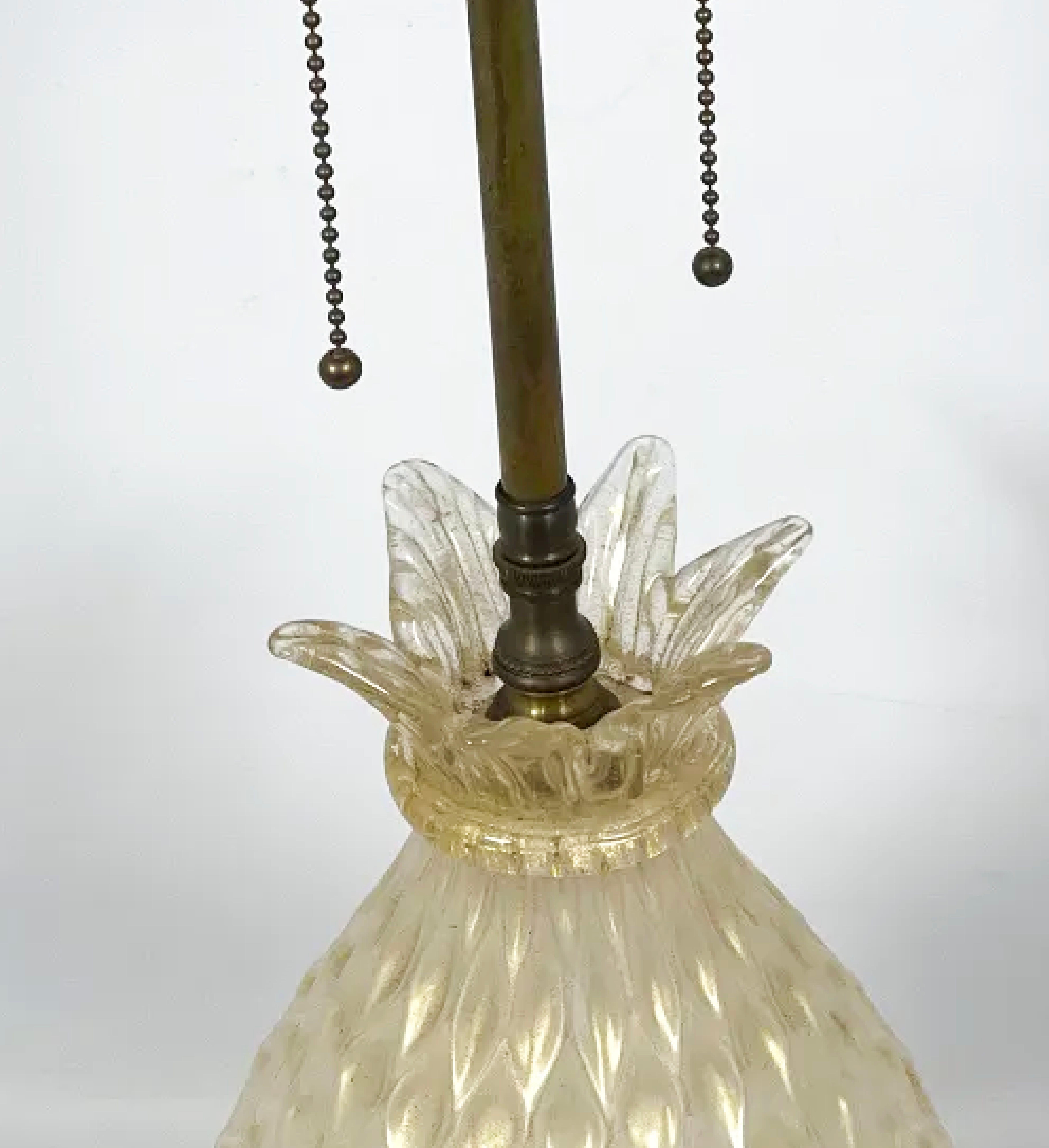Barovier and Toso Murano Art Glass Pineapple Table Lamp, Labelled, 1940s In Good Condition In Brooklyn, NY