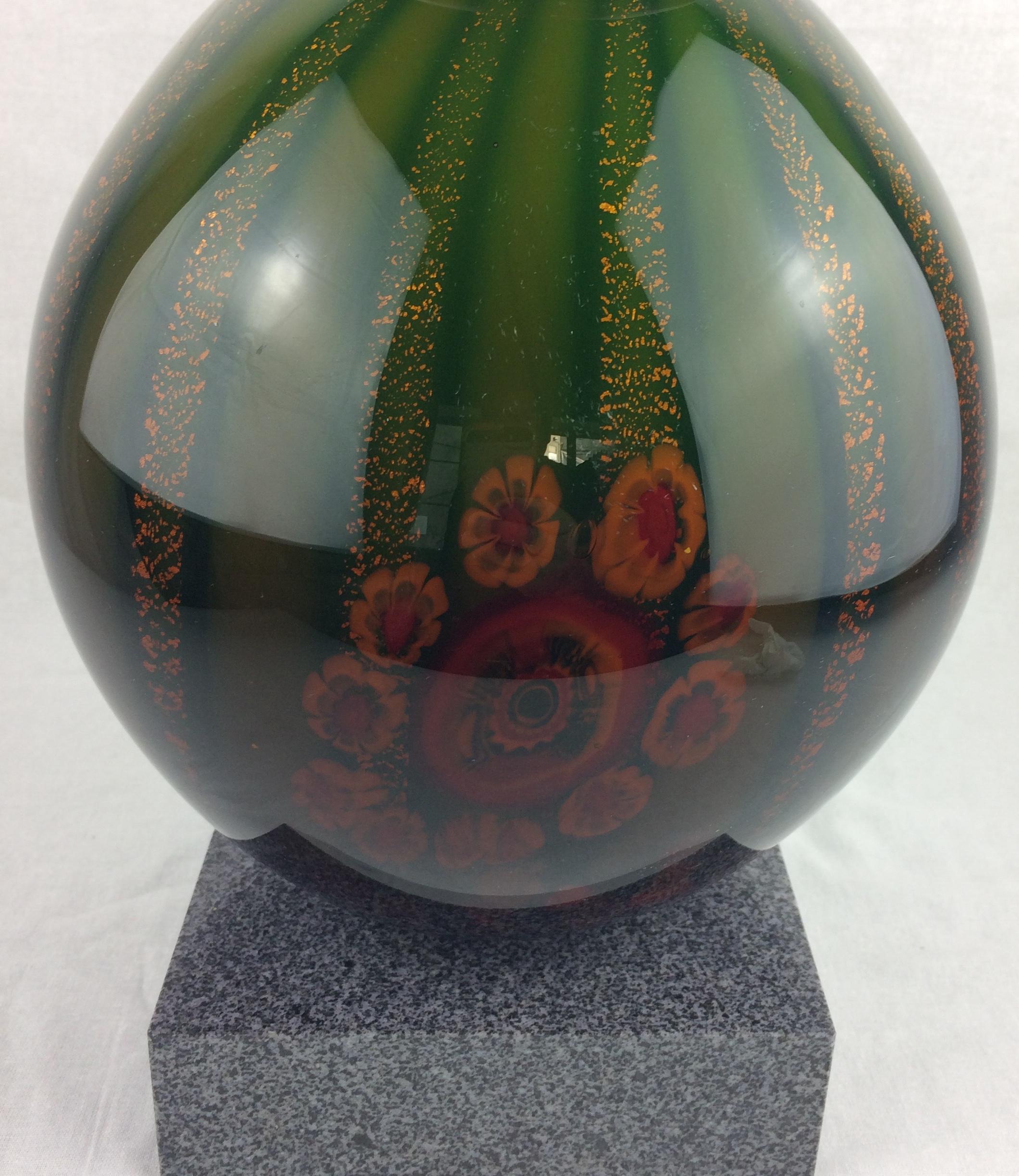 Vetro artistico Barovier&Toso Vaso in vetro artistico di Murano avventurina multicolore Base in marmo in vendita
