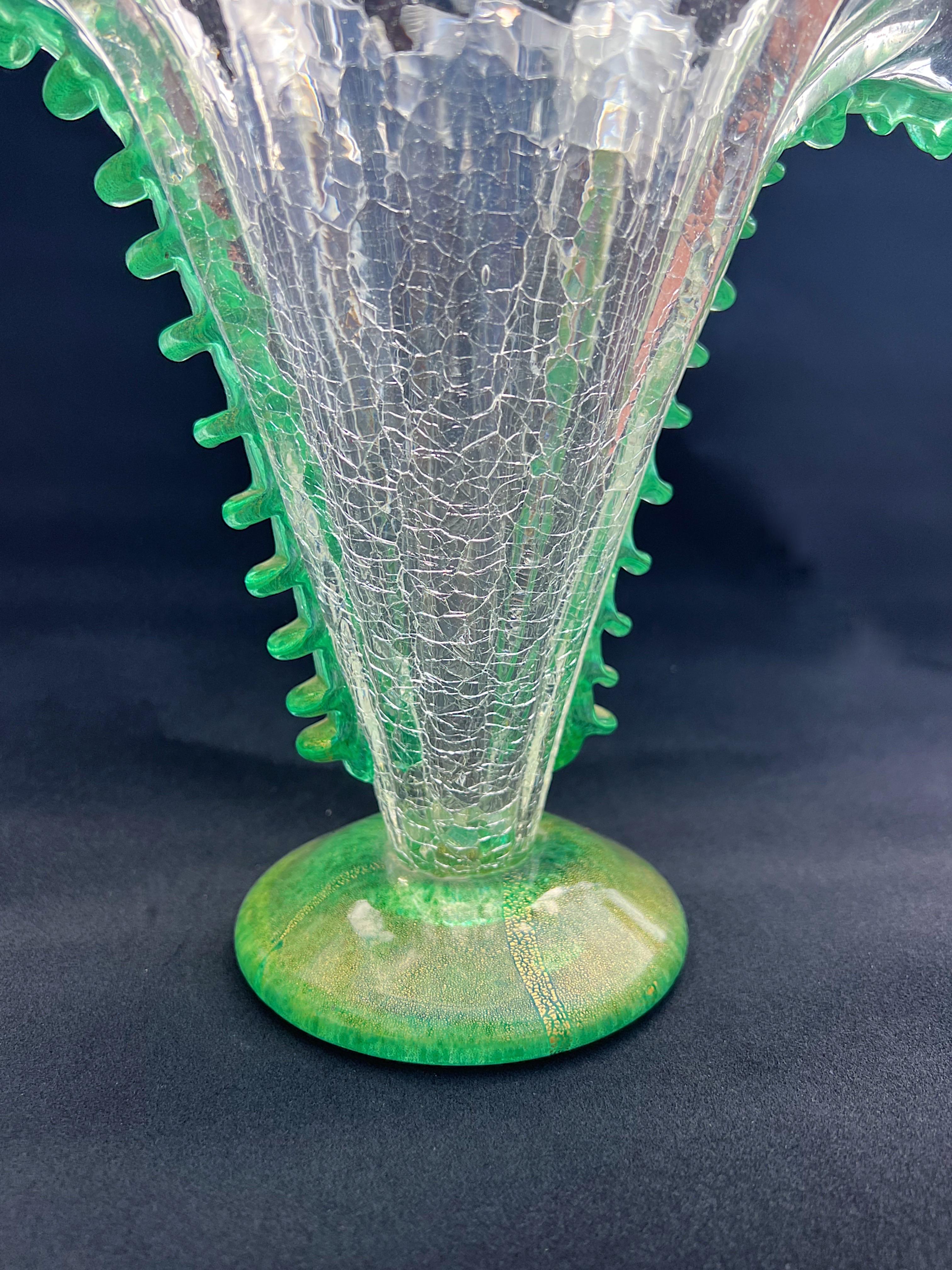 Italian Barovier and Toso Vase in “Bullicante” Venetian Crystal Glass Murano, 1930s