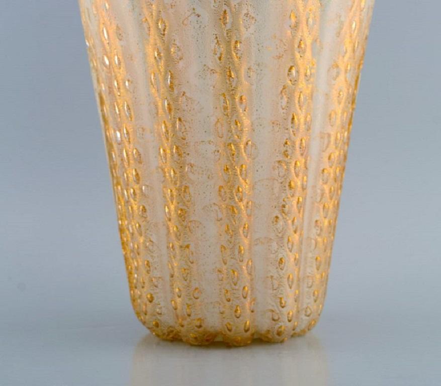 Mid-20th Century Barovier and Toso, Venice. Large Vase in Mouth-Blown Art Glass. 1960s For Sale
