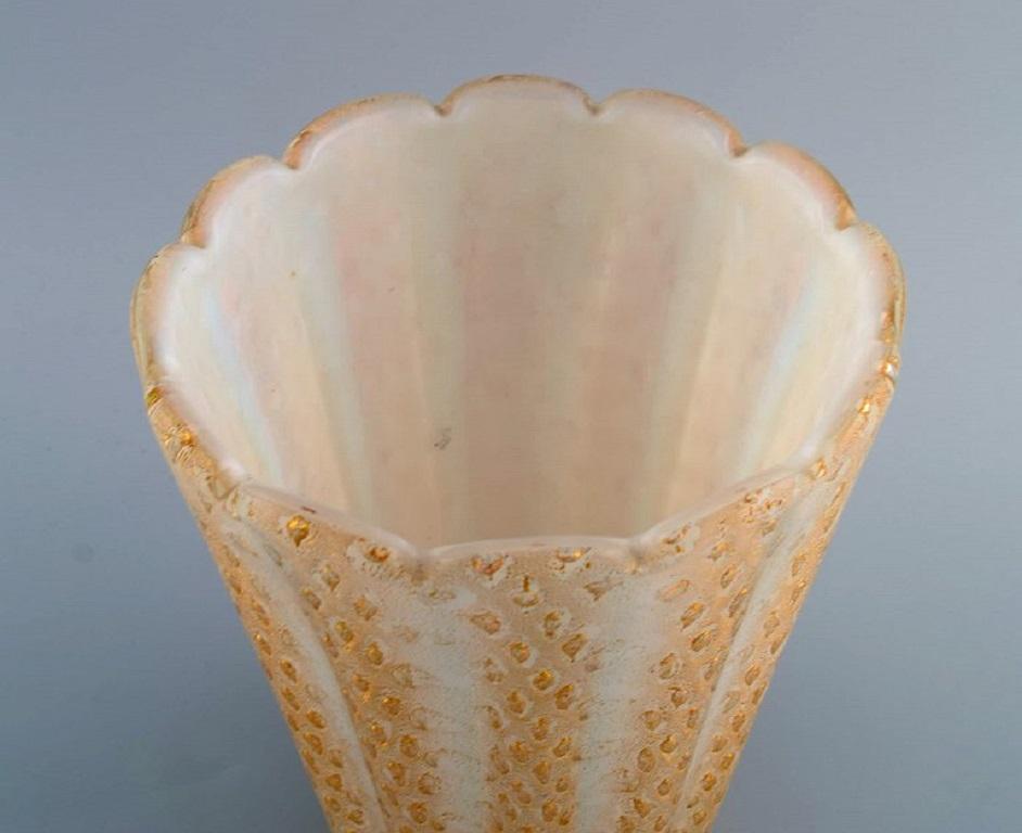Barovier and Toso, Venice. Large Vase in Mouth-Blown Art Glass. 1960s For Sale 1