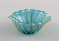 Barovier and Toso, Venice, Leaf-Shaped Bowl in Turquoise Mouth-Blown Art Glass