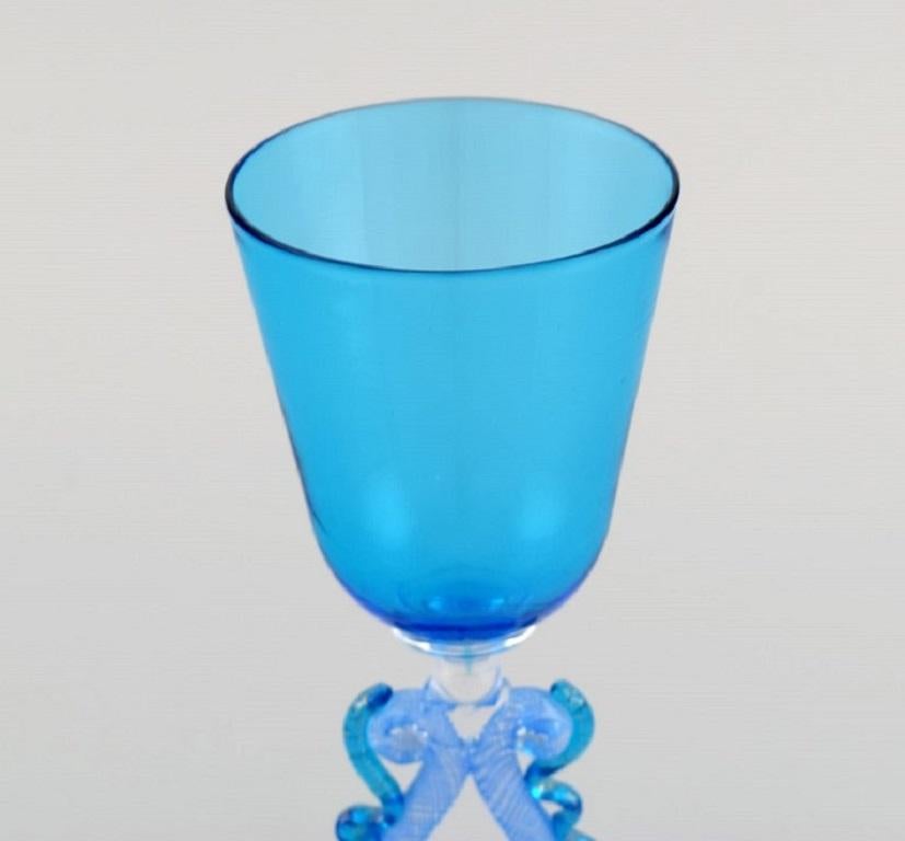 italien Barovier et Toso, Venise.  Verre à vin rare en verre d'art bleu clair soufflé à la bouche. en vente