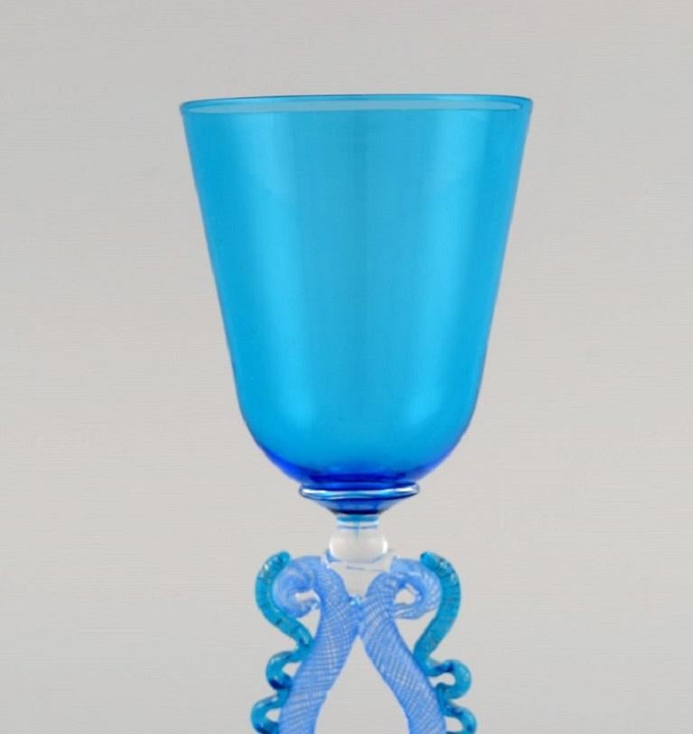 Barovier et Toso, Venise.  Verre à vin rare en verre d'art bleu clair soufflé à la bouche. Excellent état - En vente à København, Copenhagen