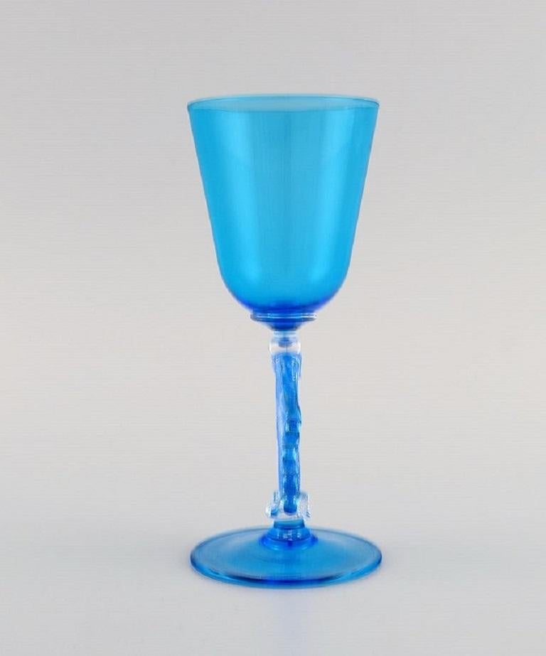 20ième siècle Barovier et Toso, Venise.  Verre à vin rare en verre d'art bleu clair soufflé à la bouche. en vente