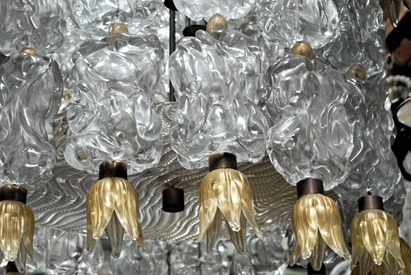Barovier and Toso, Glass Blocks with Gold Rosettes Chandelier, 1940 Hotel Gallia In Excellent Condition In Tavarnelle val di Pesa, Florence