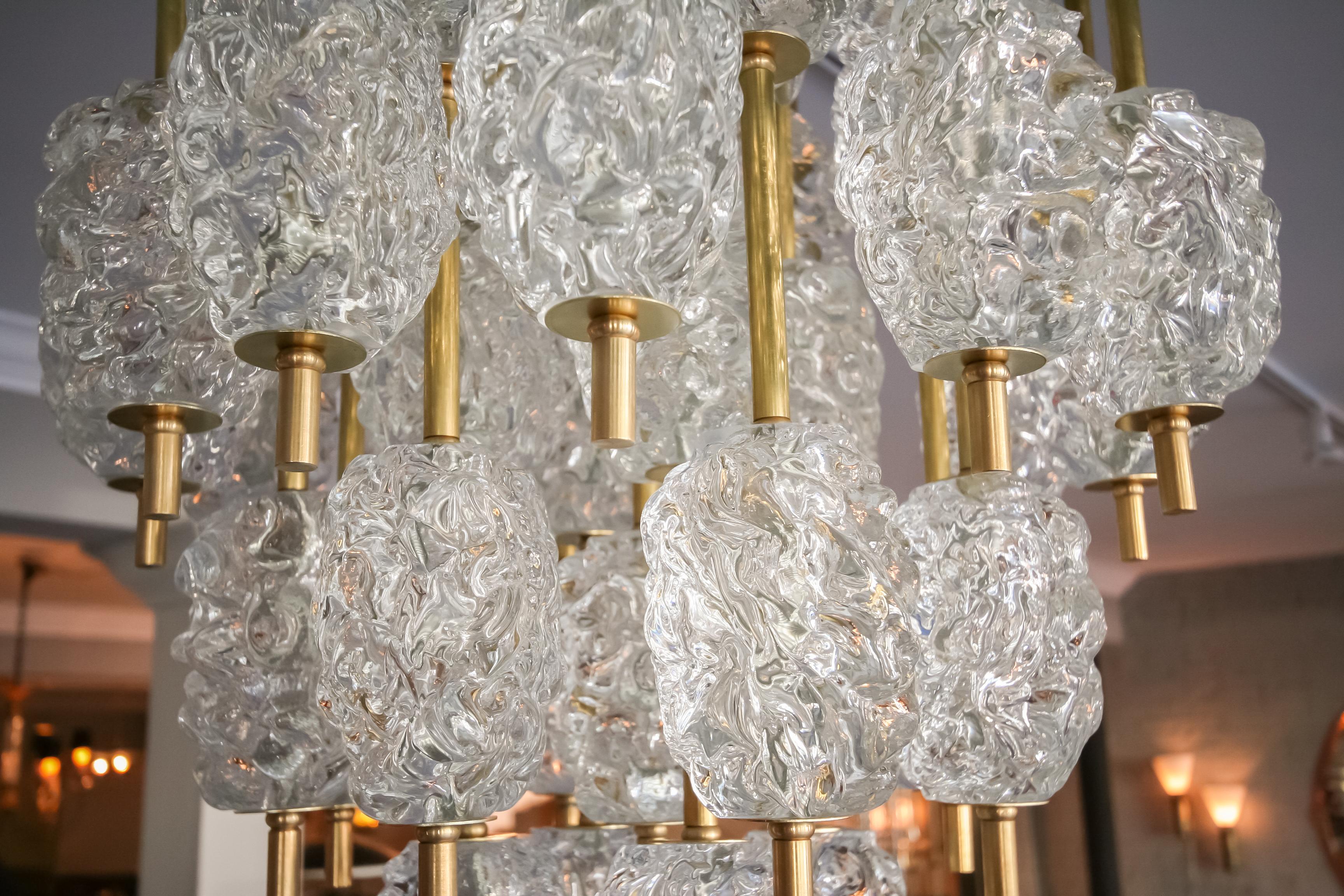 Late 20th Century Diamant Brass and Clear Textured Glass Chandelier Style of Barovier e Toso