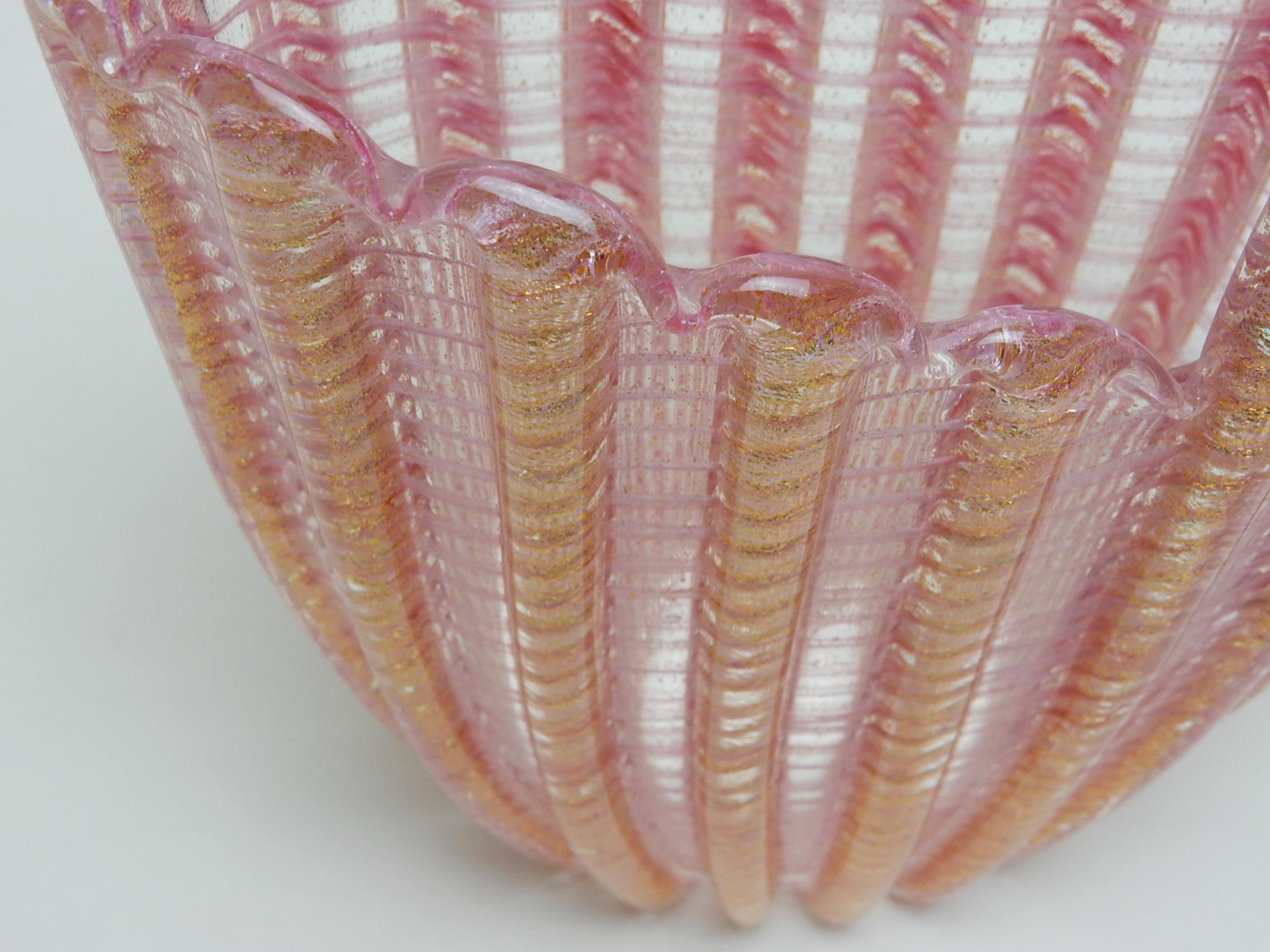 Barovier Toso Murano Art Glass Ribbed Pink and Gold Vessel In Good Condition In Las Vegas, NV
