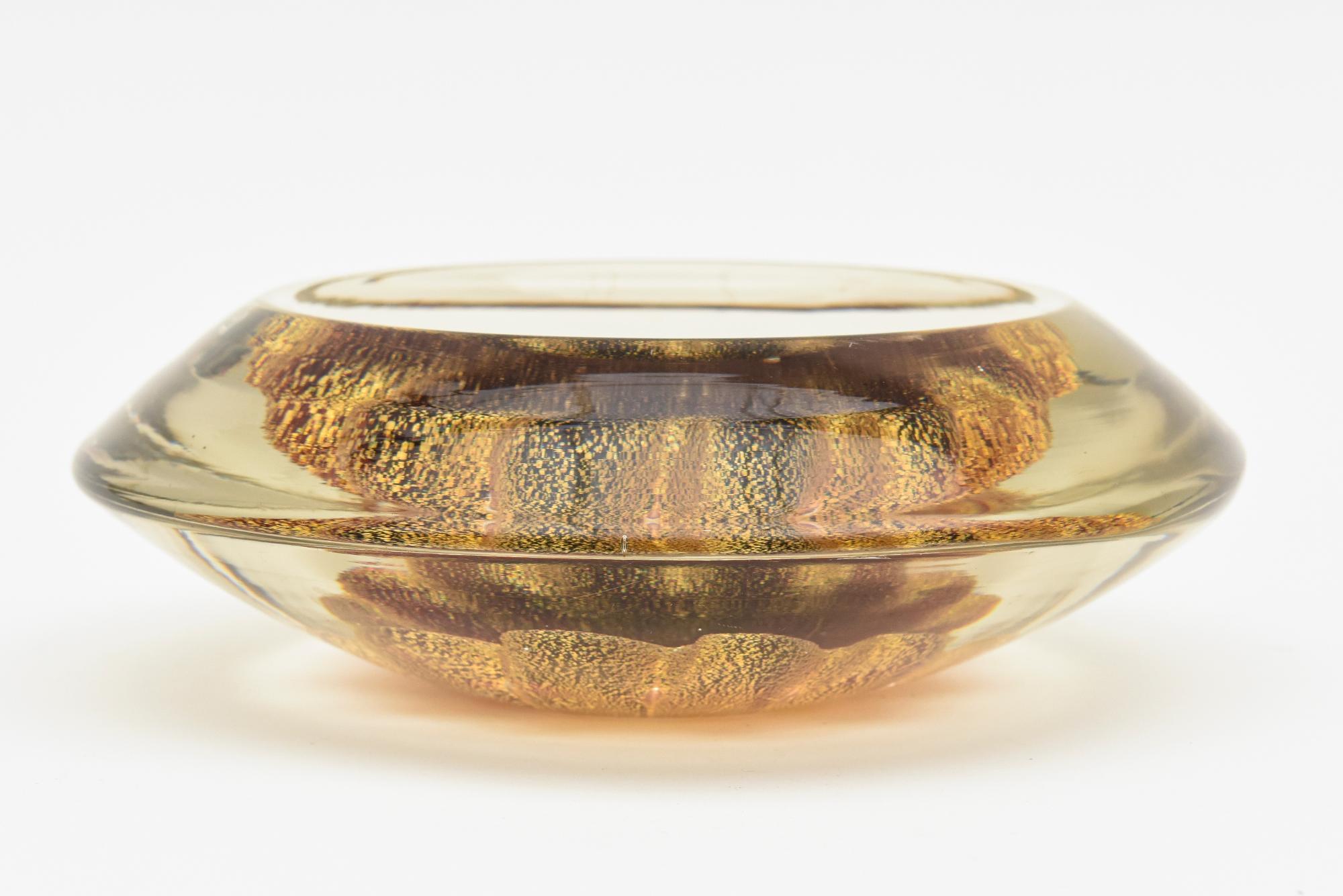Barovier e Toso Murano Embedded Red &Gold Glass Bowl Mid-Century Modern (Geblasenes Glas) im Angebot