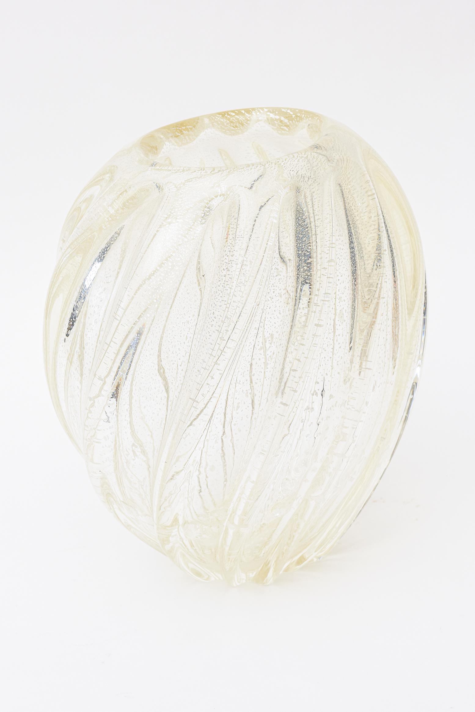 Italian Barovier e Toso Murano Ribbed Glass Vase with Silver Foil Aventurine Midcentury