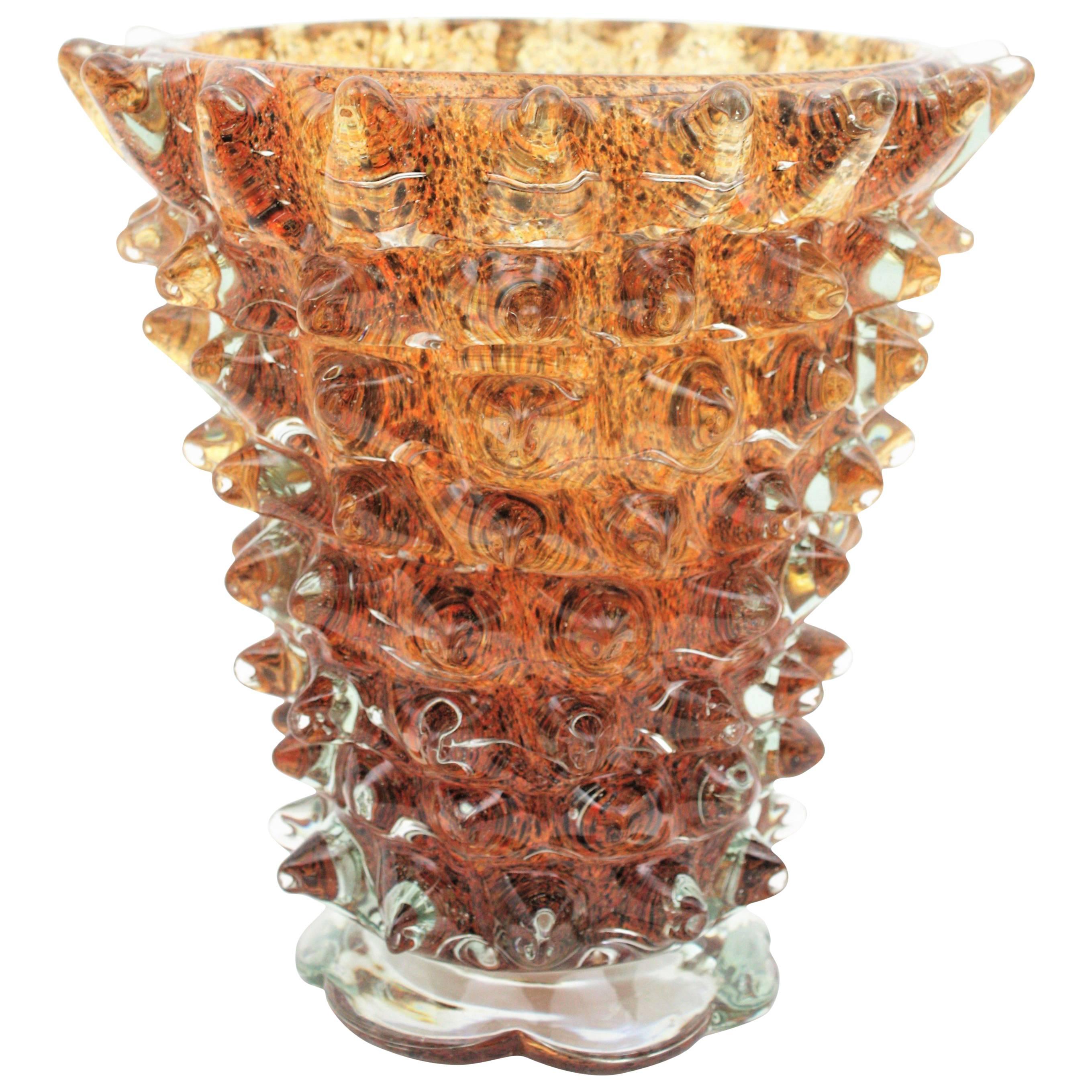 Barovier e Toso Murano amber and brown Rostrato glass vase, Italy, 1930s
A monumental Art Deco amber Murano art glass vase made with rostrato technique by Ercole Barovier for Barovier e Toso.
This piece, unusual in this amber color has millions of