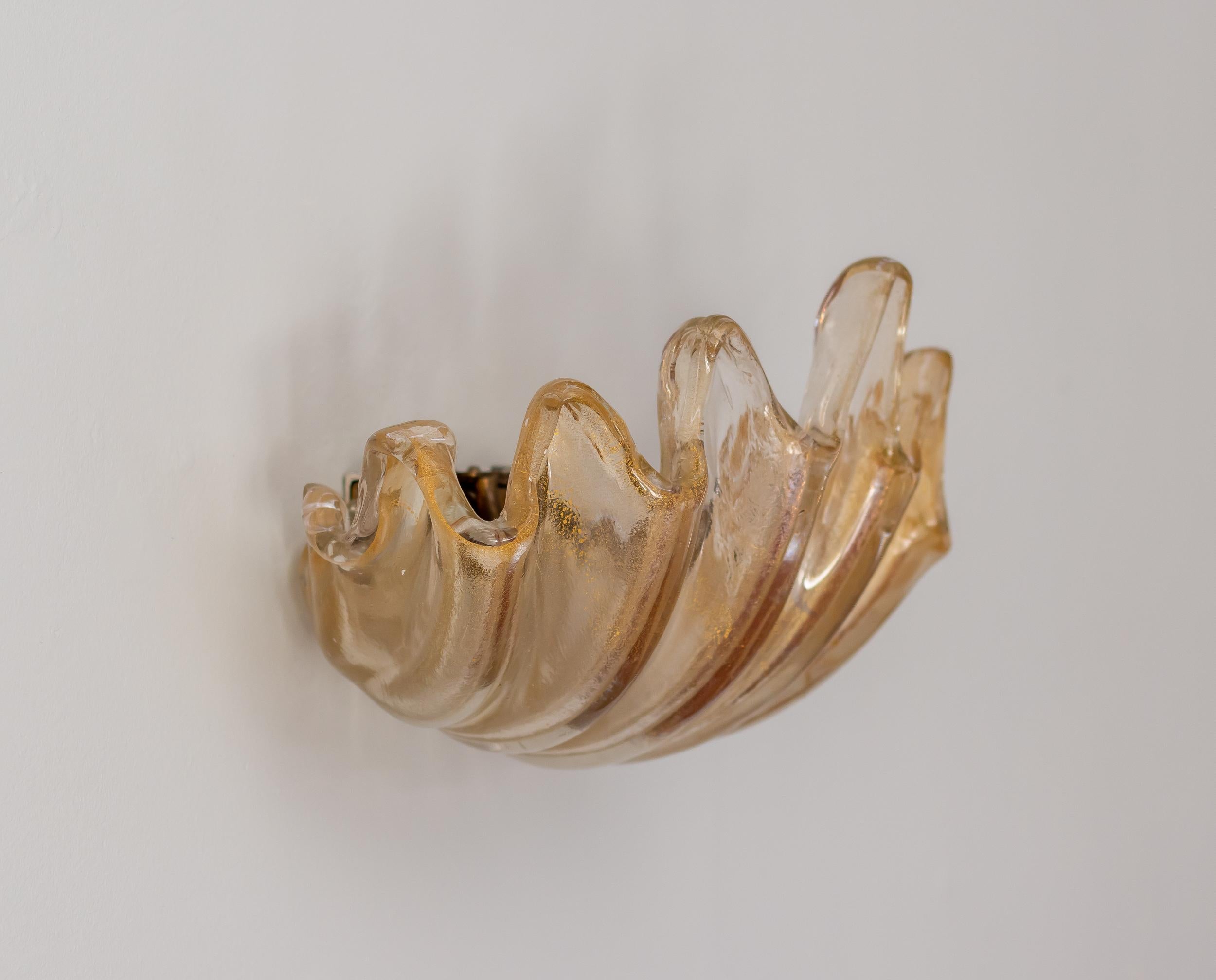 Mid-20th Century Barovier e Toso Pair of Clamshell Sconces For Sale
