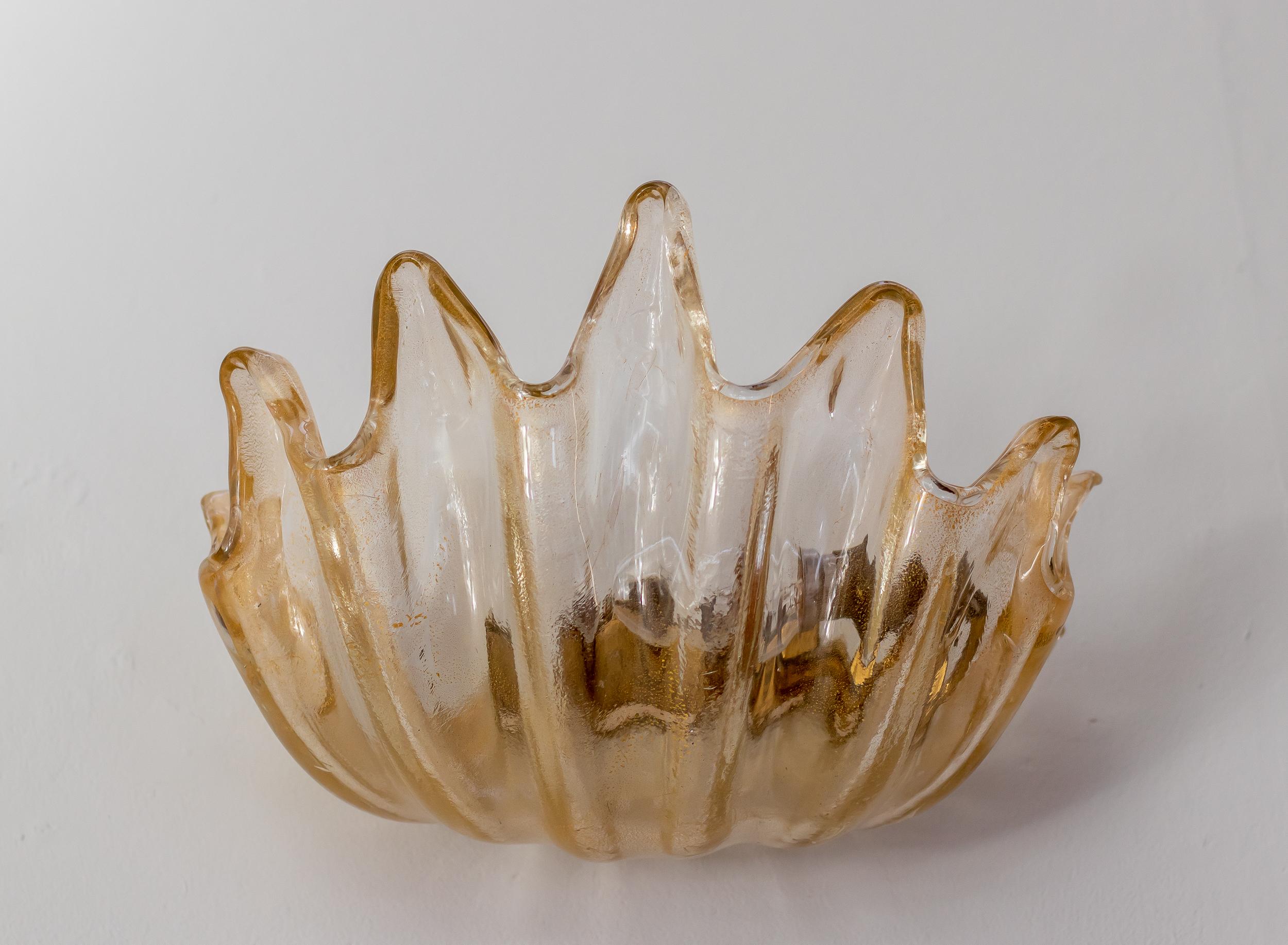Mid-20th Century Barovier e Toso Pair of Clamshell Sconces