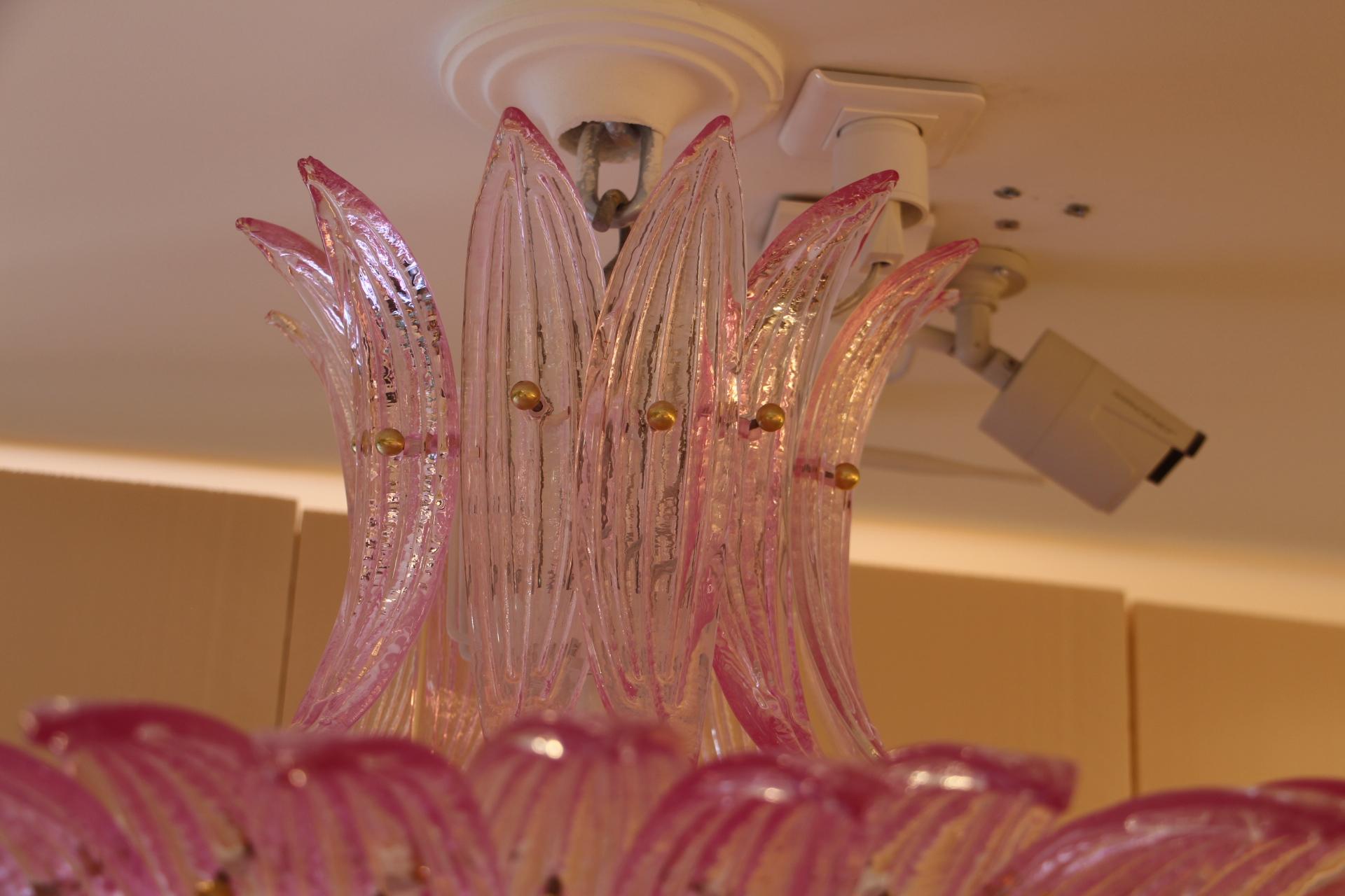 Barovier e Toso Style Pink Palmettes Chandelier 5