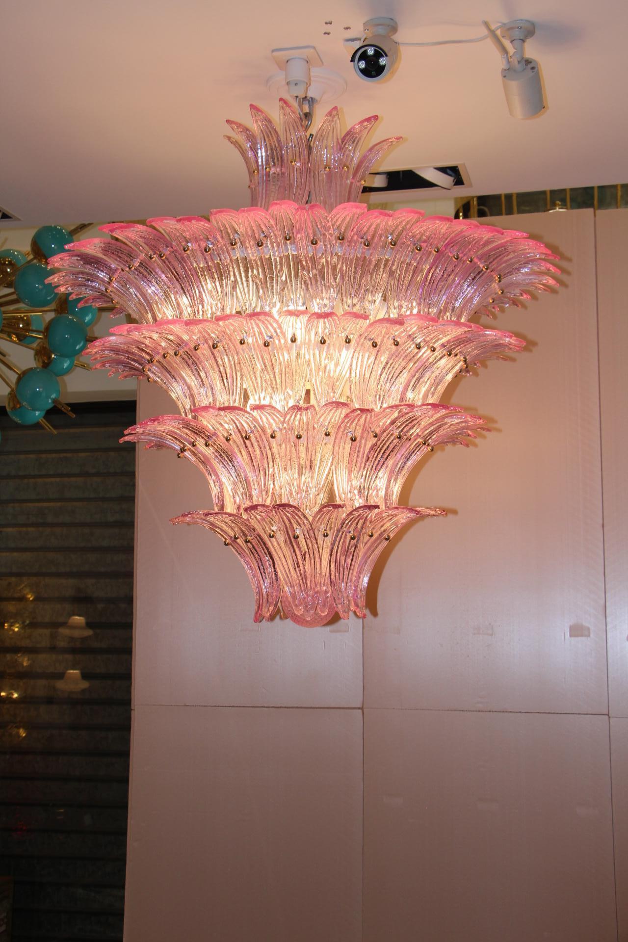 Barovier e Toso Style Pink Palmettes Chandelier 8