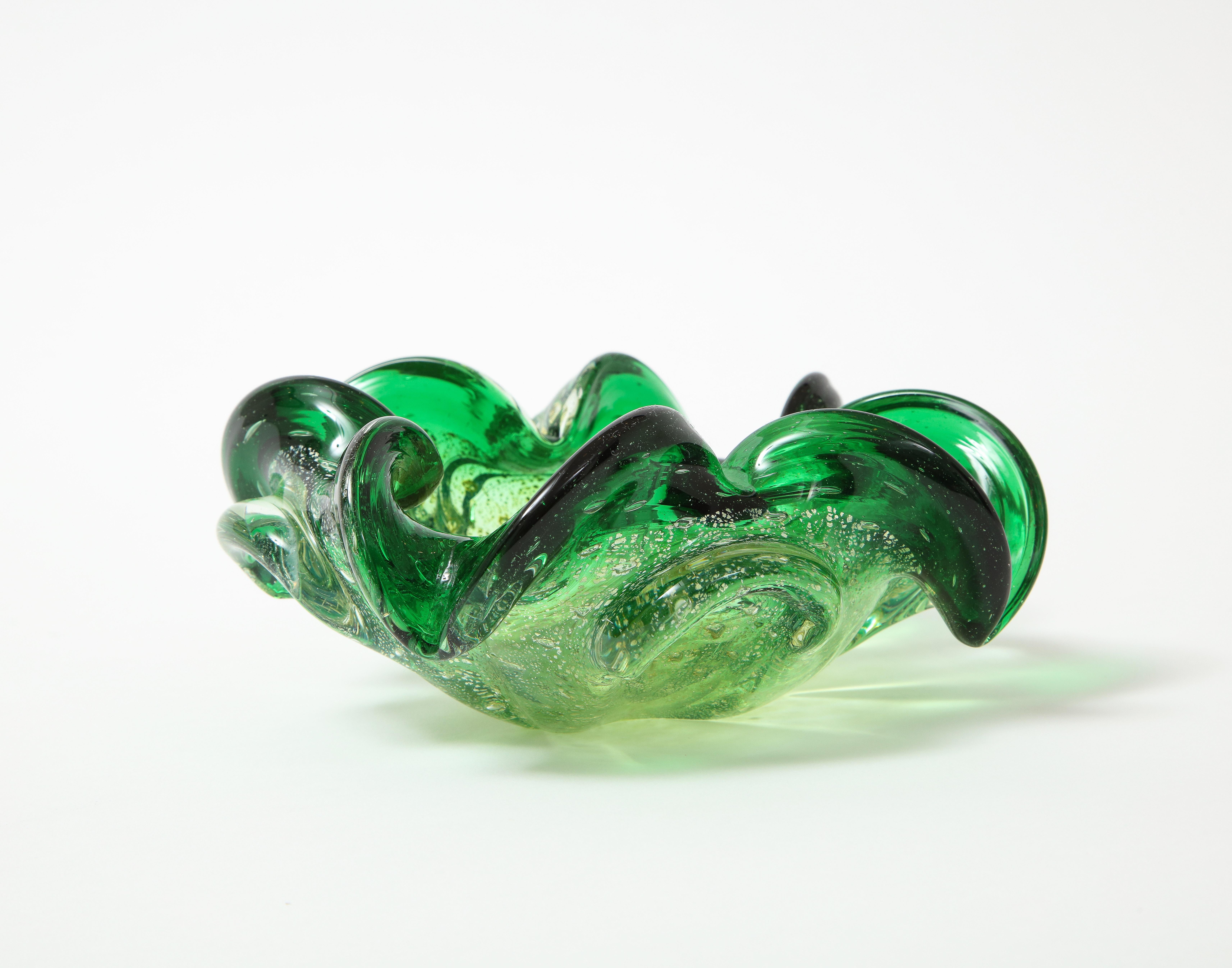 Italian mid century emerald green murano glass vessel with lettuce edge and gold leaf inclusions. A beautiful catch-all or soap dish.