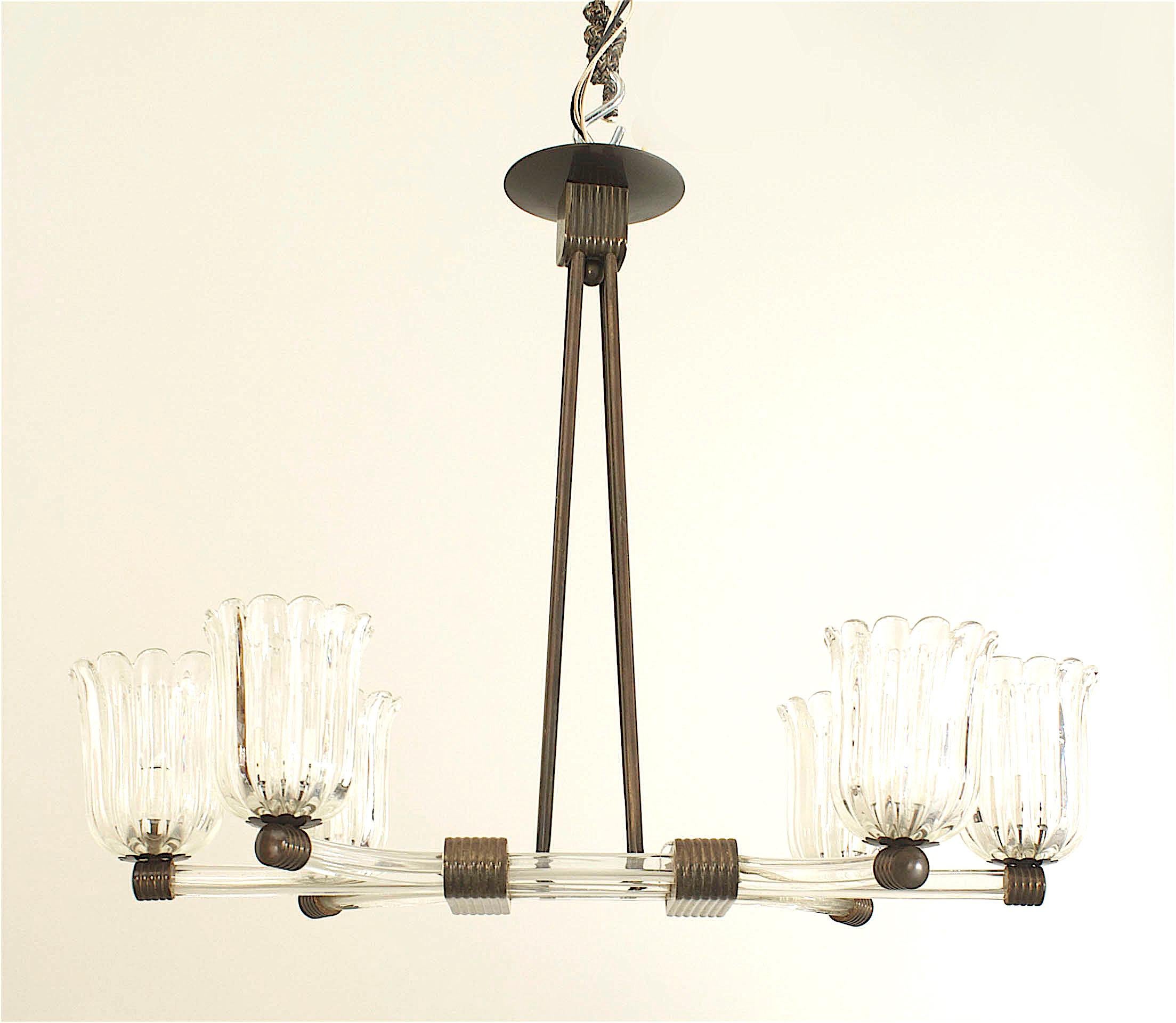 Barovier et Toso Italian Mid-Century Murano Glass and Bronze Chandelier In Good Condition In New York, NY